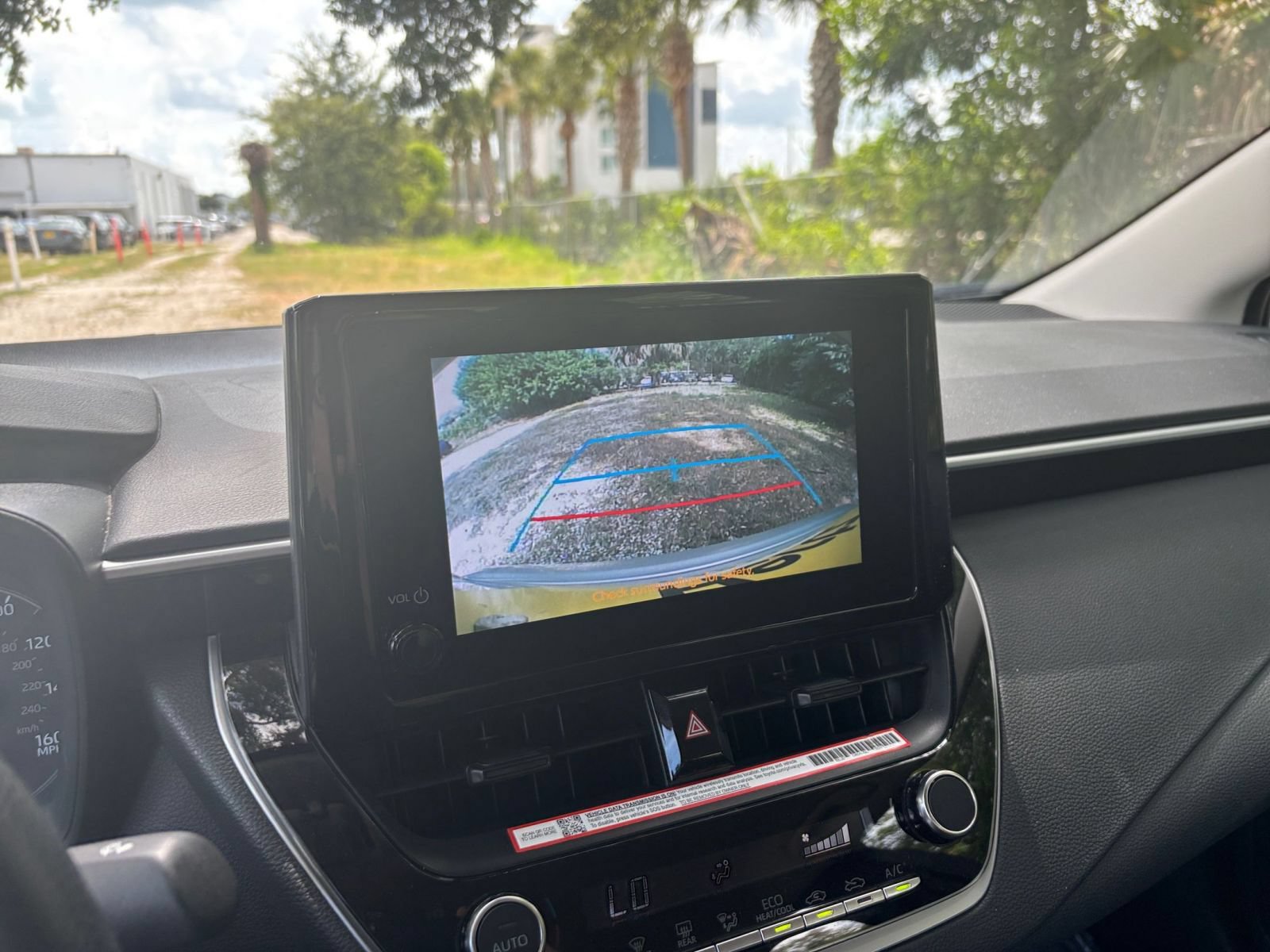 Thumbnail: 2025 Toyota Corolla - 25