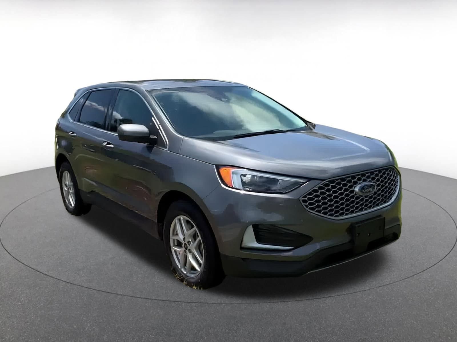 Thumbnail: 2023 Ford Edge - 3