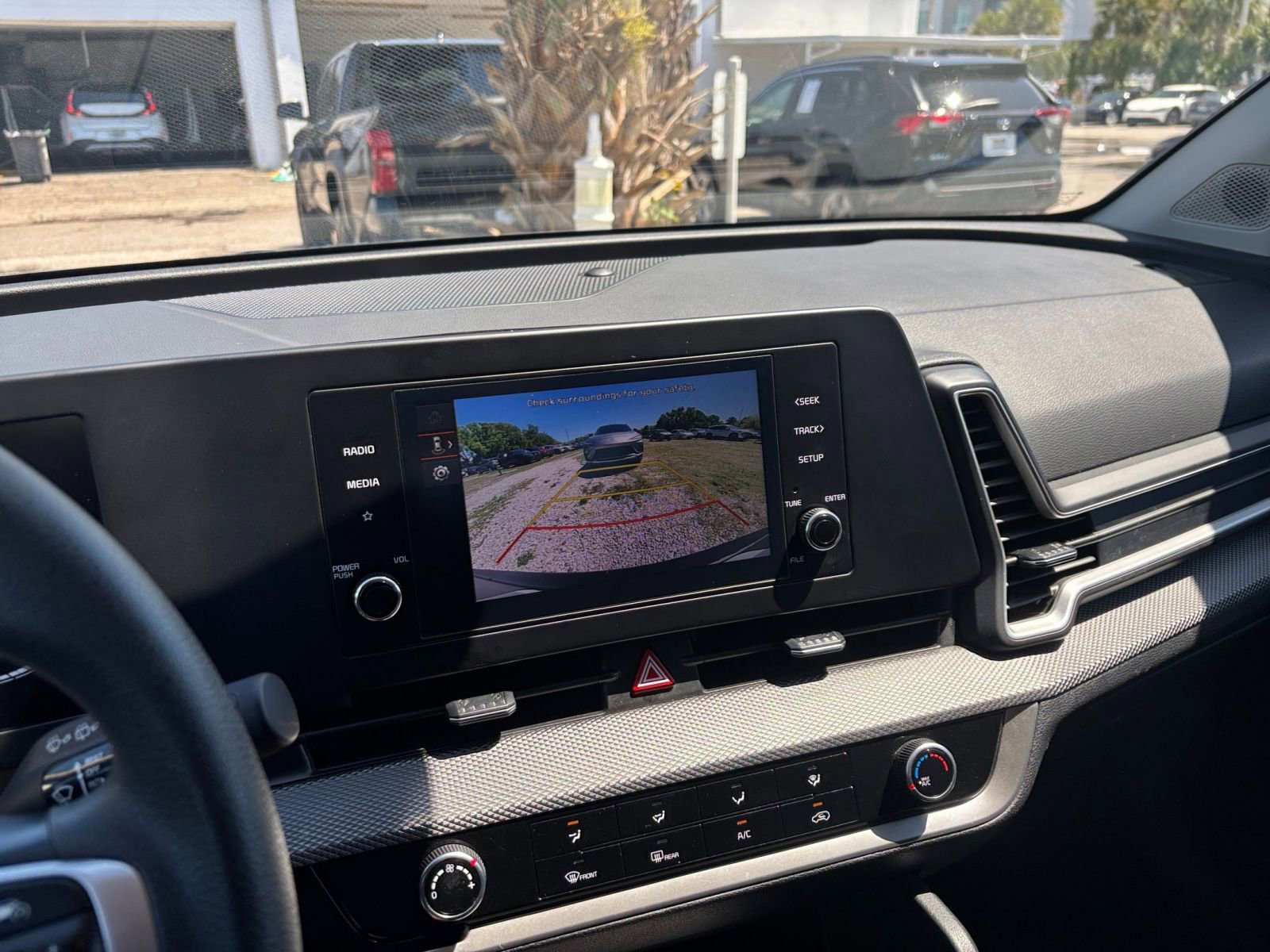 Thumbnail: 2025 Kia Sportage - 24