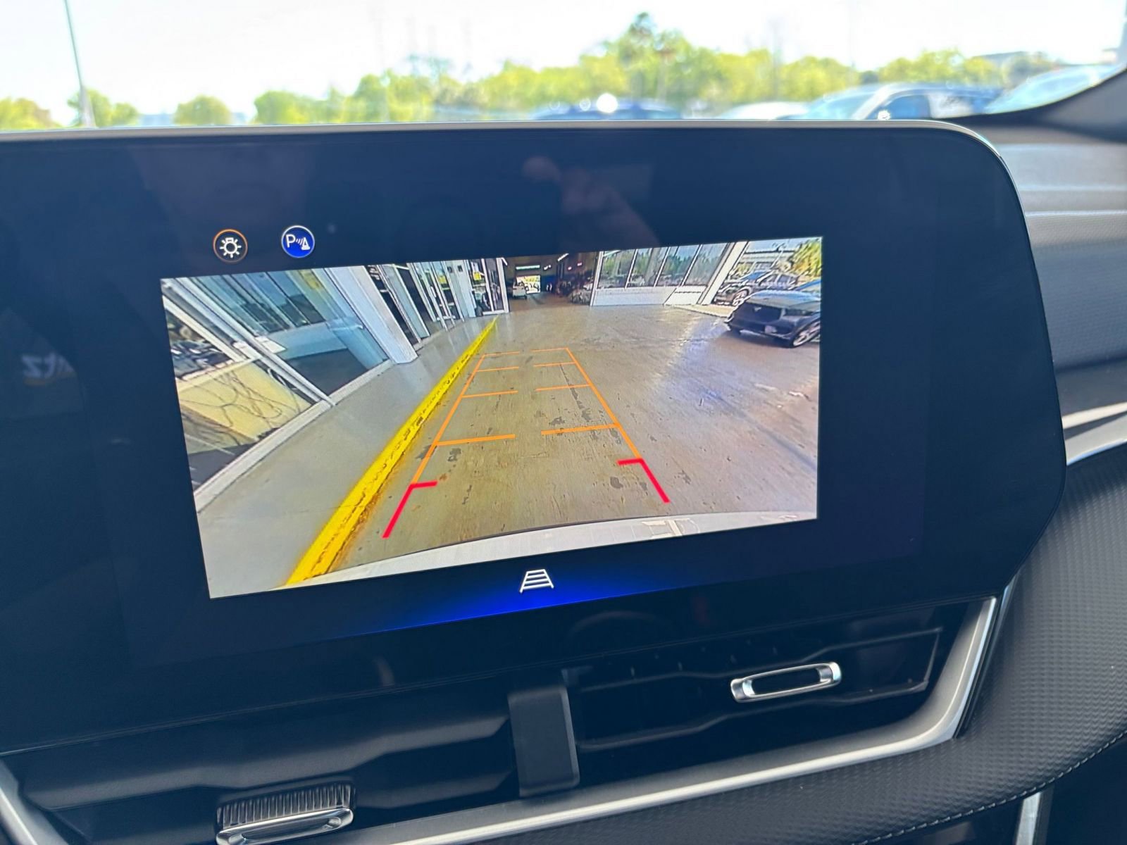 Thumbnail: 2025 Chevrolet Equinox - 25