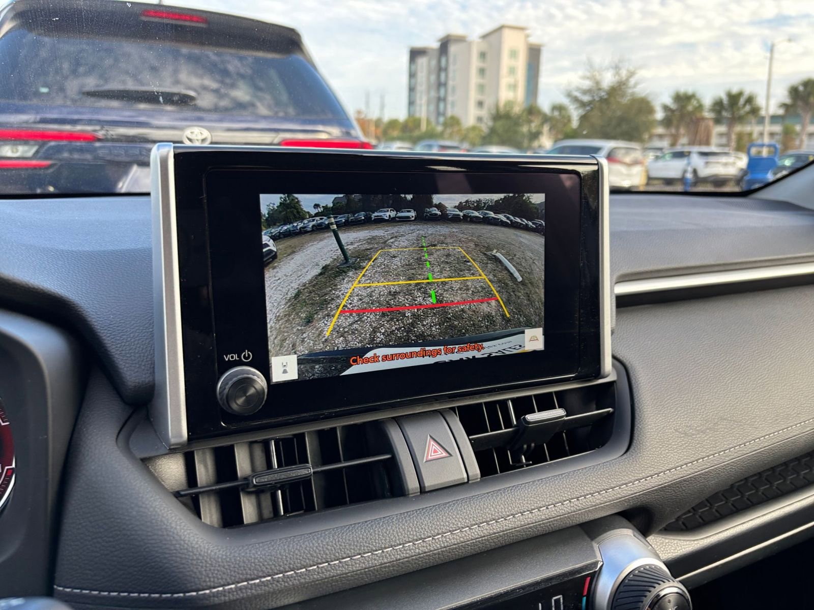 Thumbnail: 2025 Toyota RAV4 - 21