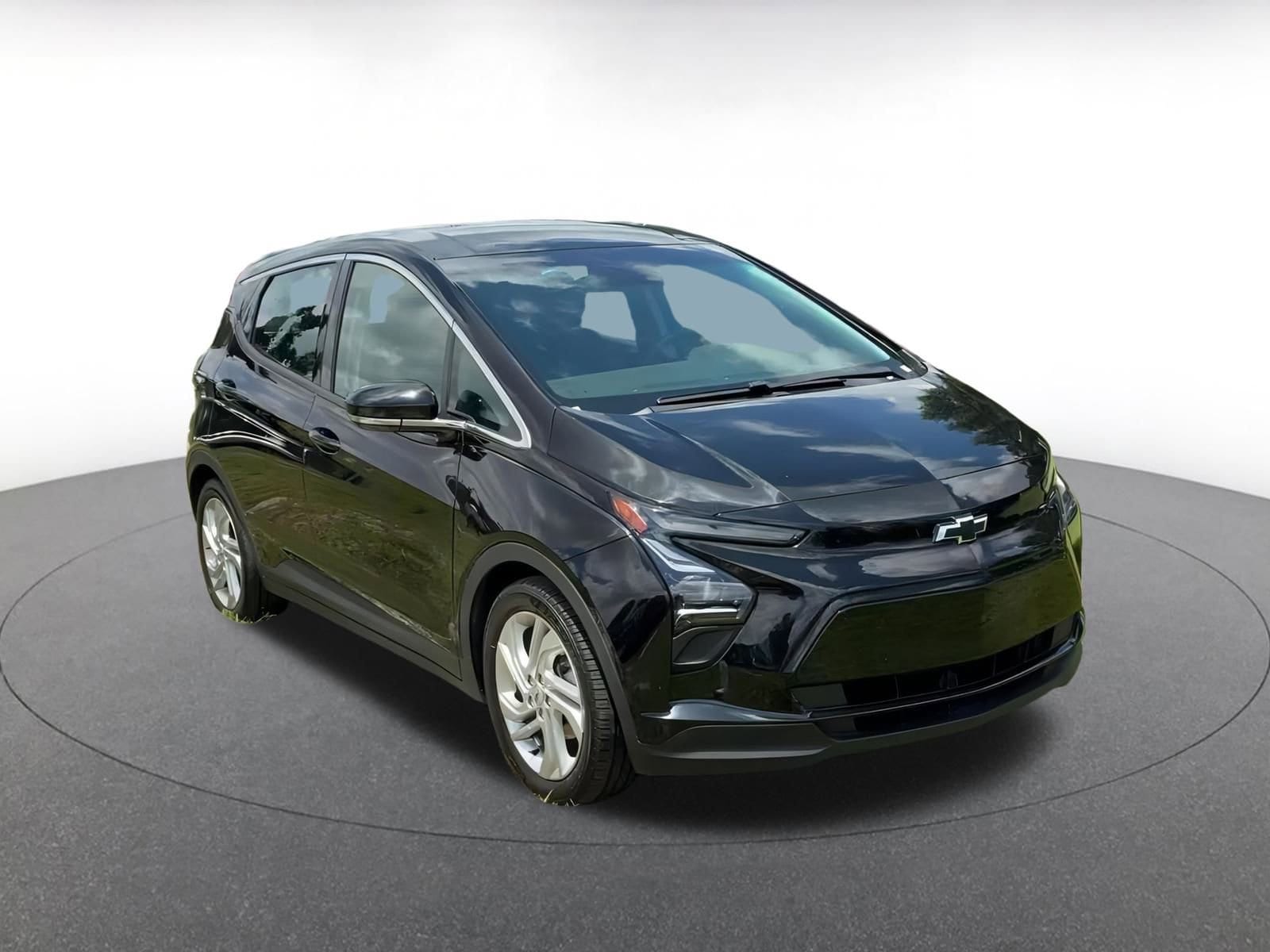 Thumbnail: 2023 Chevrolet Bolt EV - 3