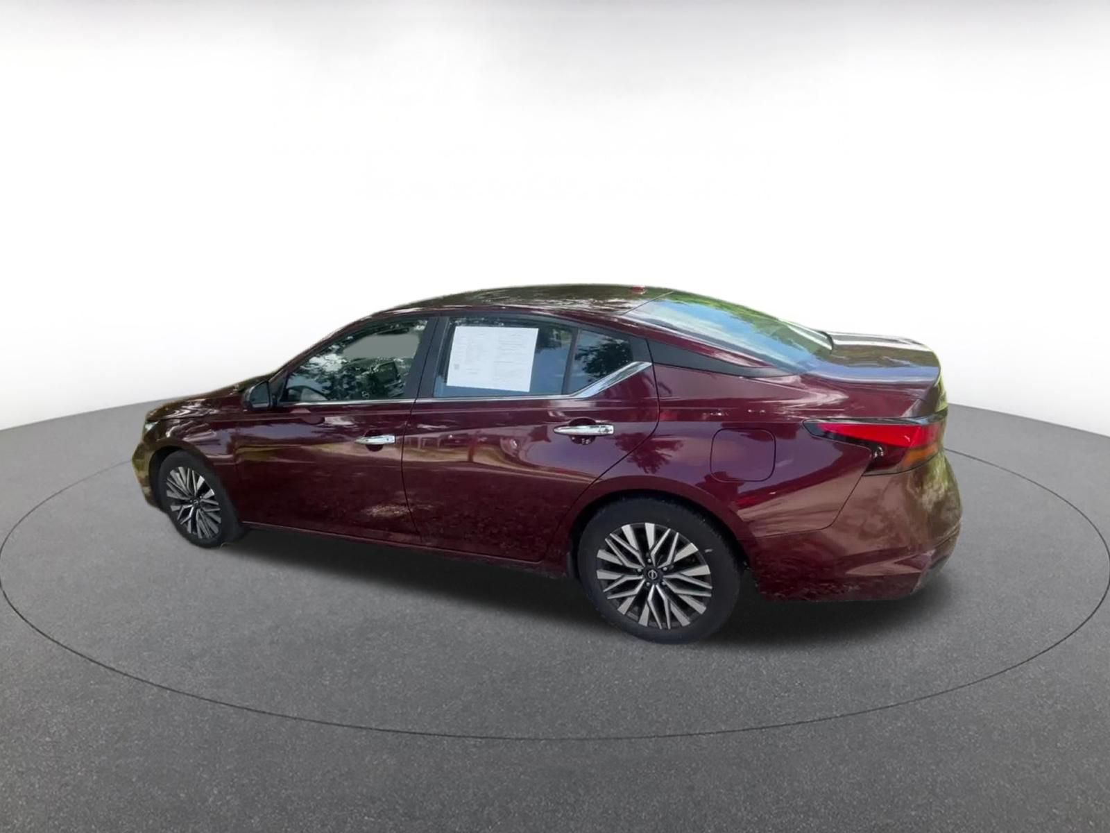 Thumbnail: 2025 Nissan Altima - 9