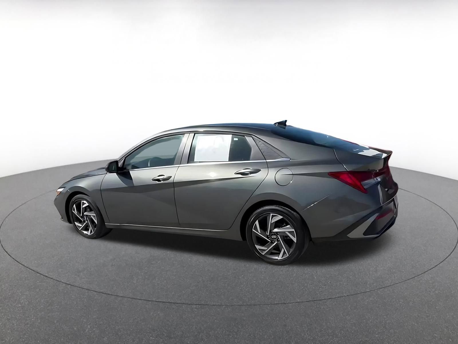 Thumbnail: 2025 Hyundai Elantra - 10