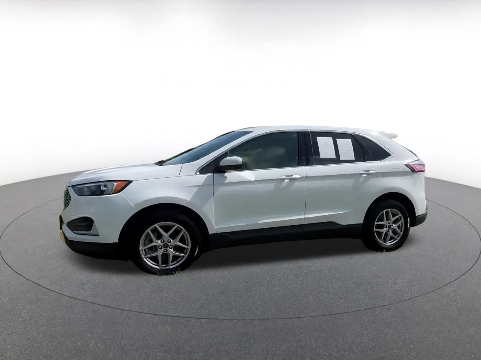 Thumbnail: 2023 Ford Edge - 8