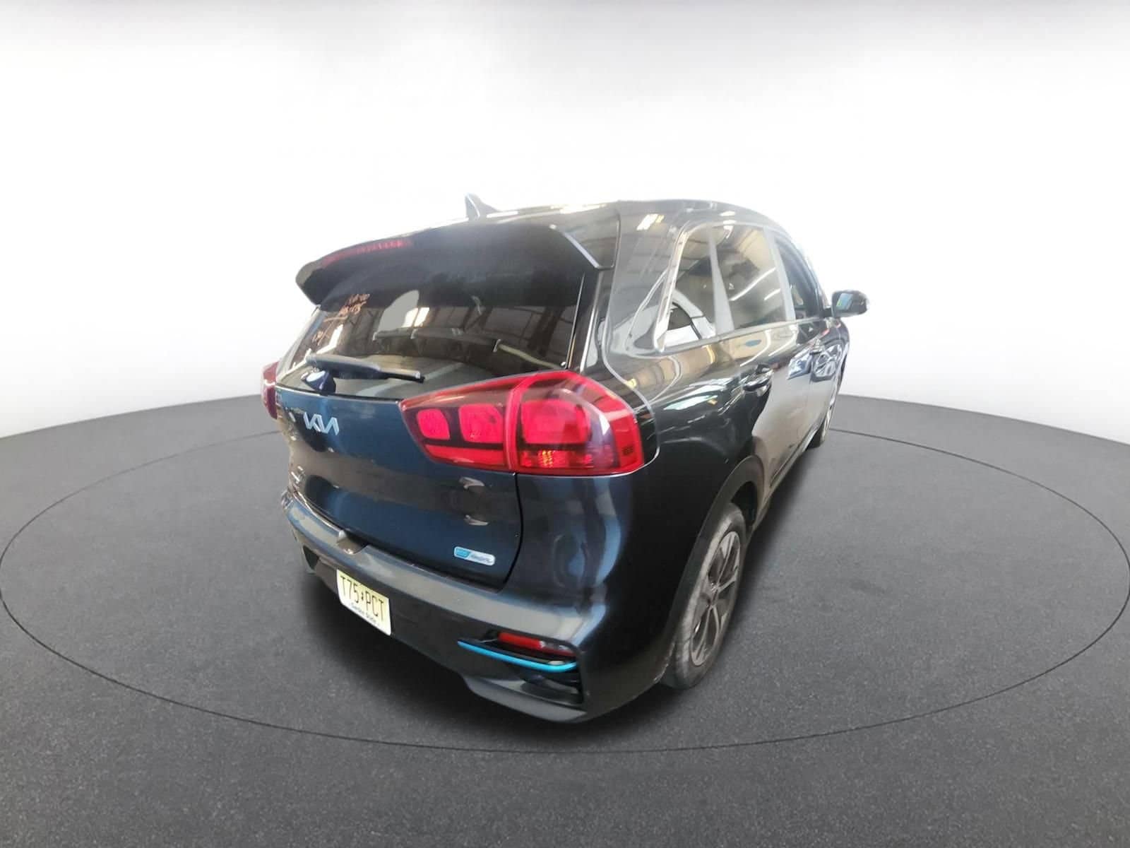 Thumbnail: 2022 Kia Niro - 7