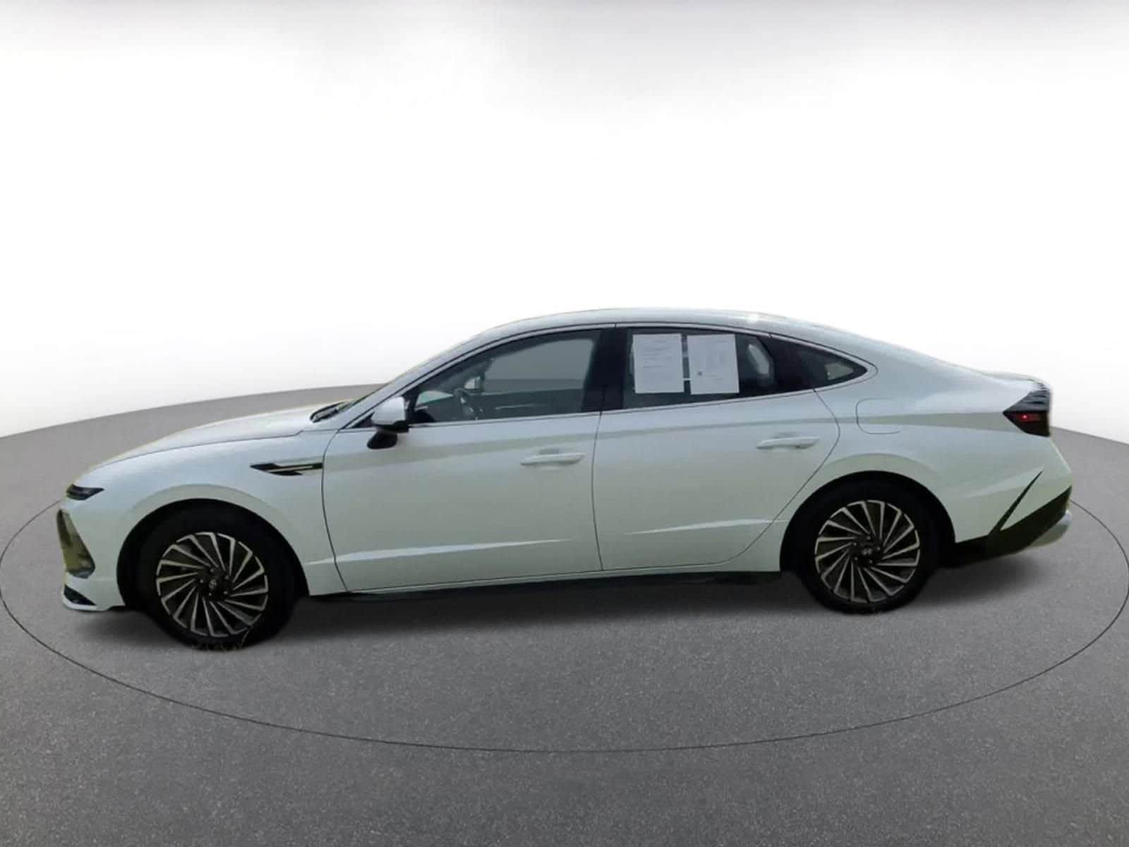 Thumbnail: 2024 Hyundai Sonata - 9