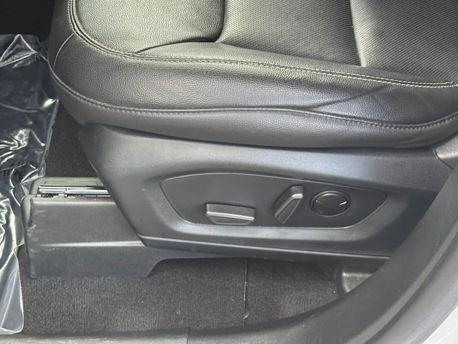 Thumbnail: 2023 Ford Explorer - 23