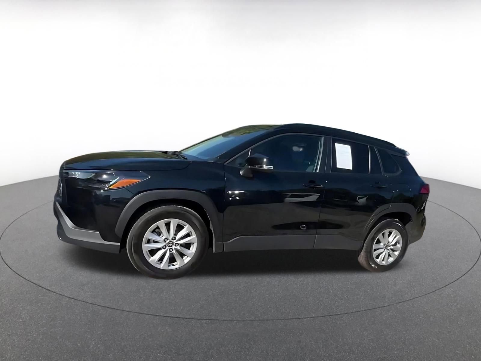 Thumbnail: 2025 Toyota Corolla Cross - 8