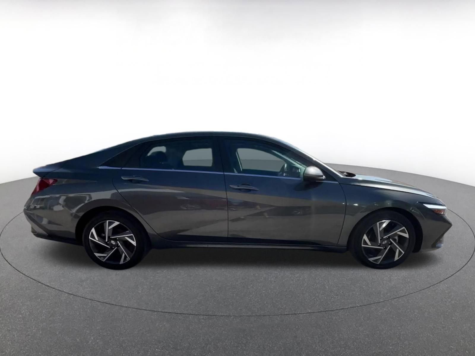 Thumbnail: 2025 Hyundai Elantra - 18