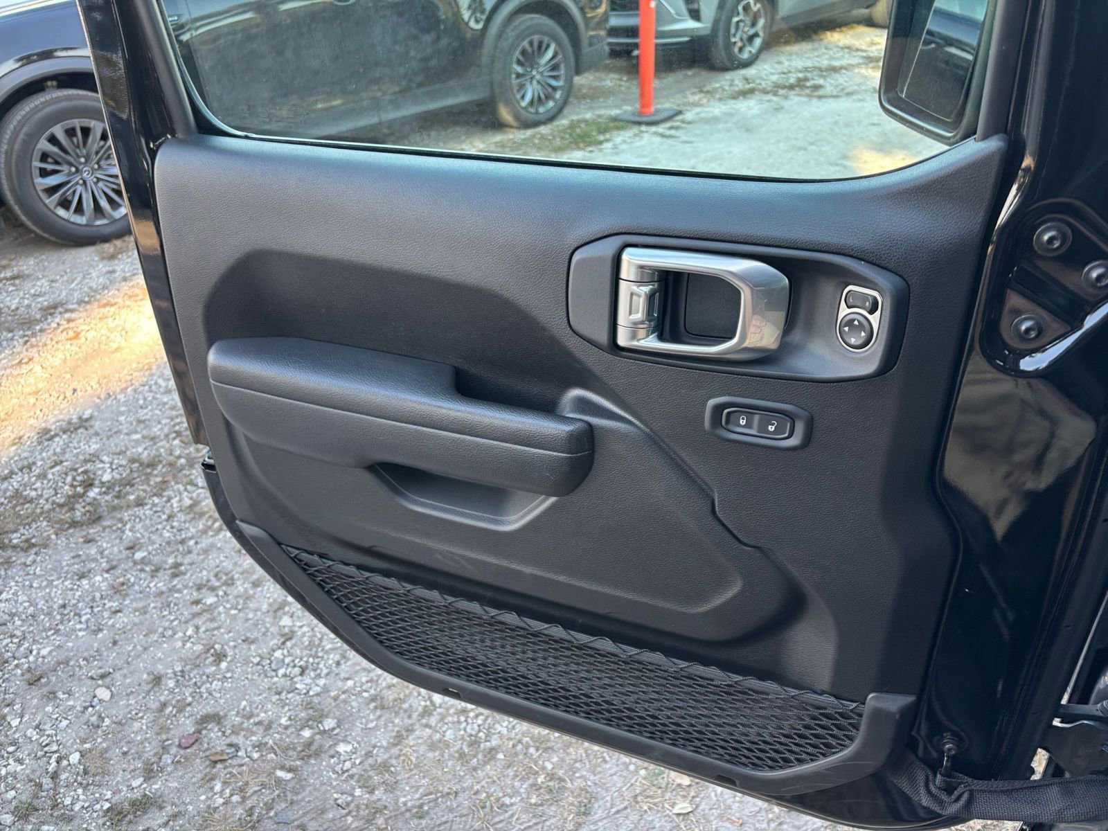 Thumbnail: 2025 Jeep Wrangler - 20