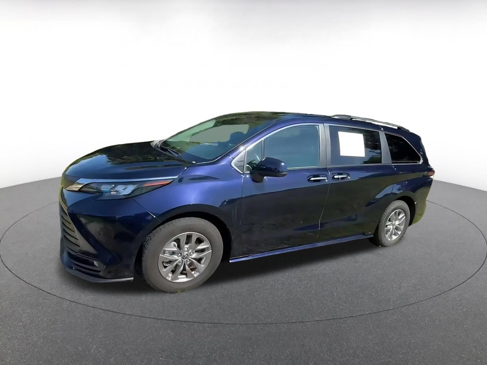 Thumbnail: 2025 Toyota Sienna - 6