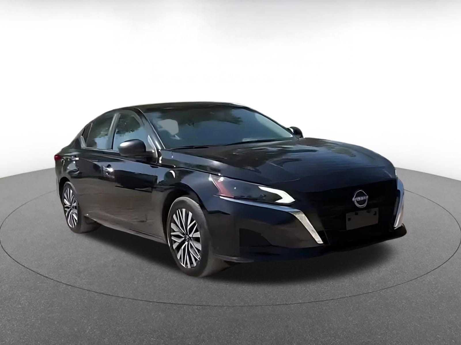 Thumbnail: 2025 Nissan Altima - 2