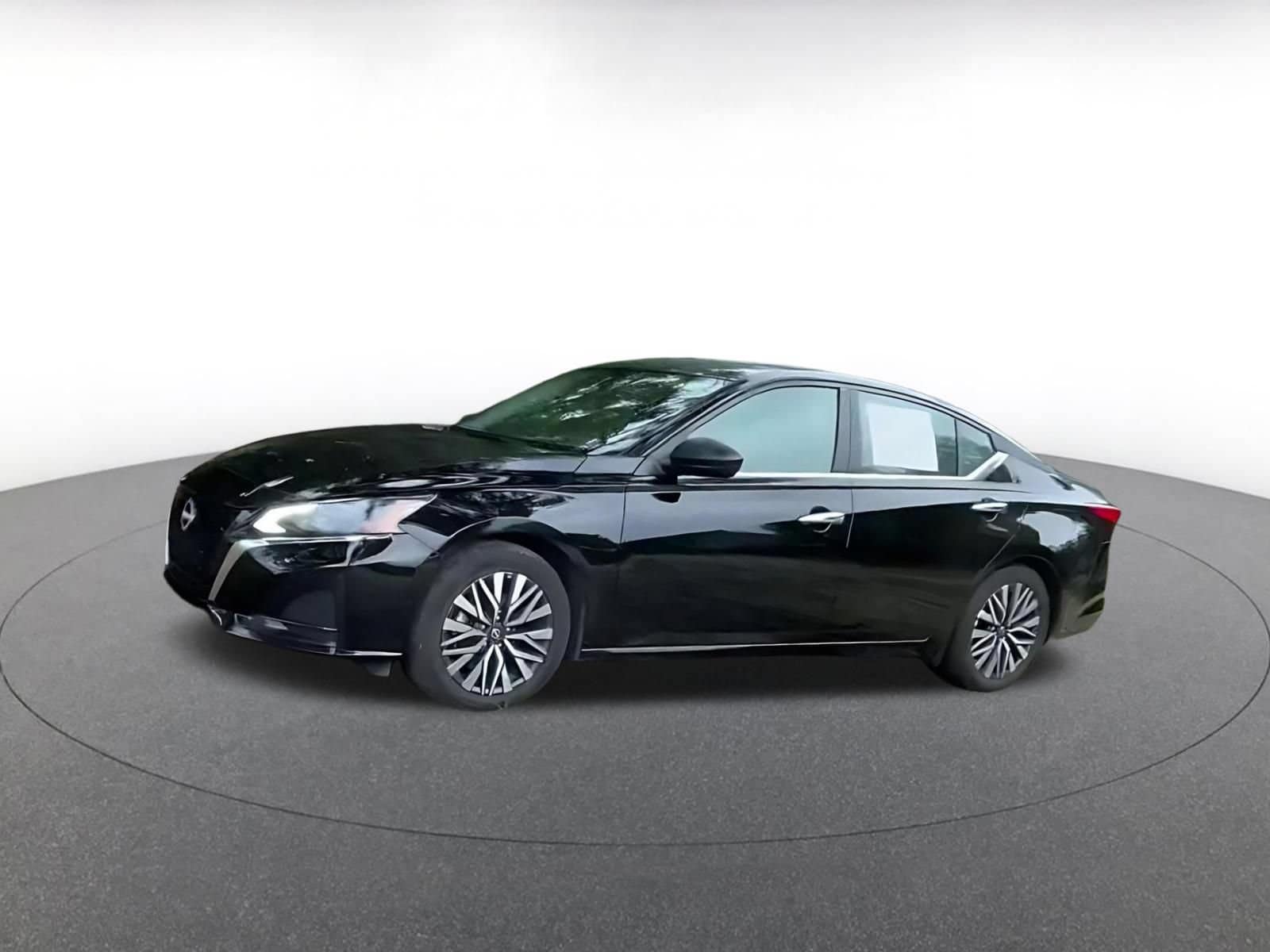 Thumbnail: 2025 Nissan Altima - 8