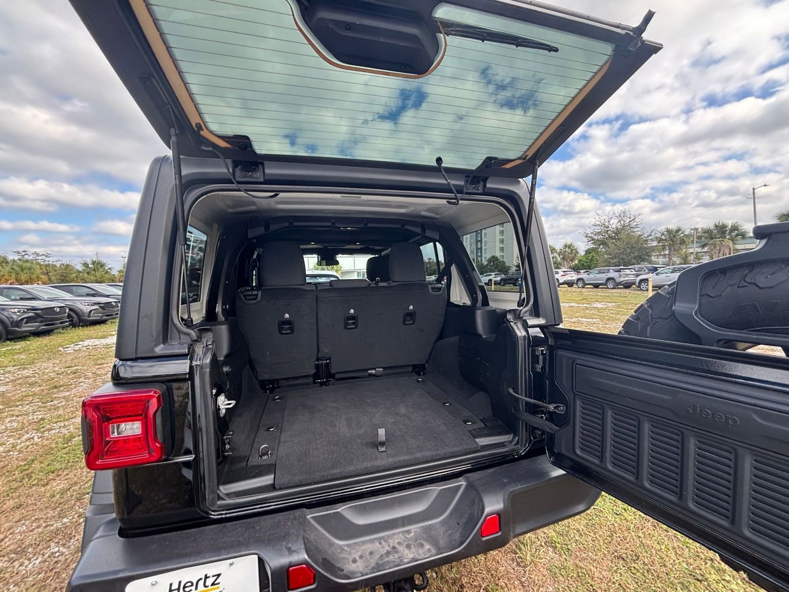 Thumbnail: 2025 Jeep Wrangler - 30