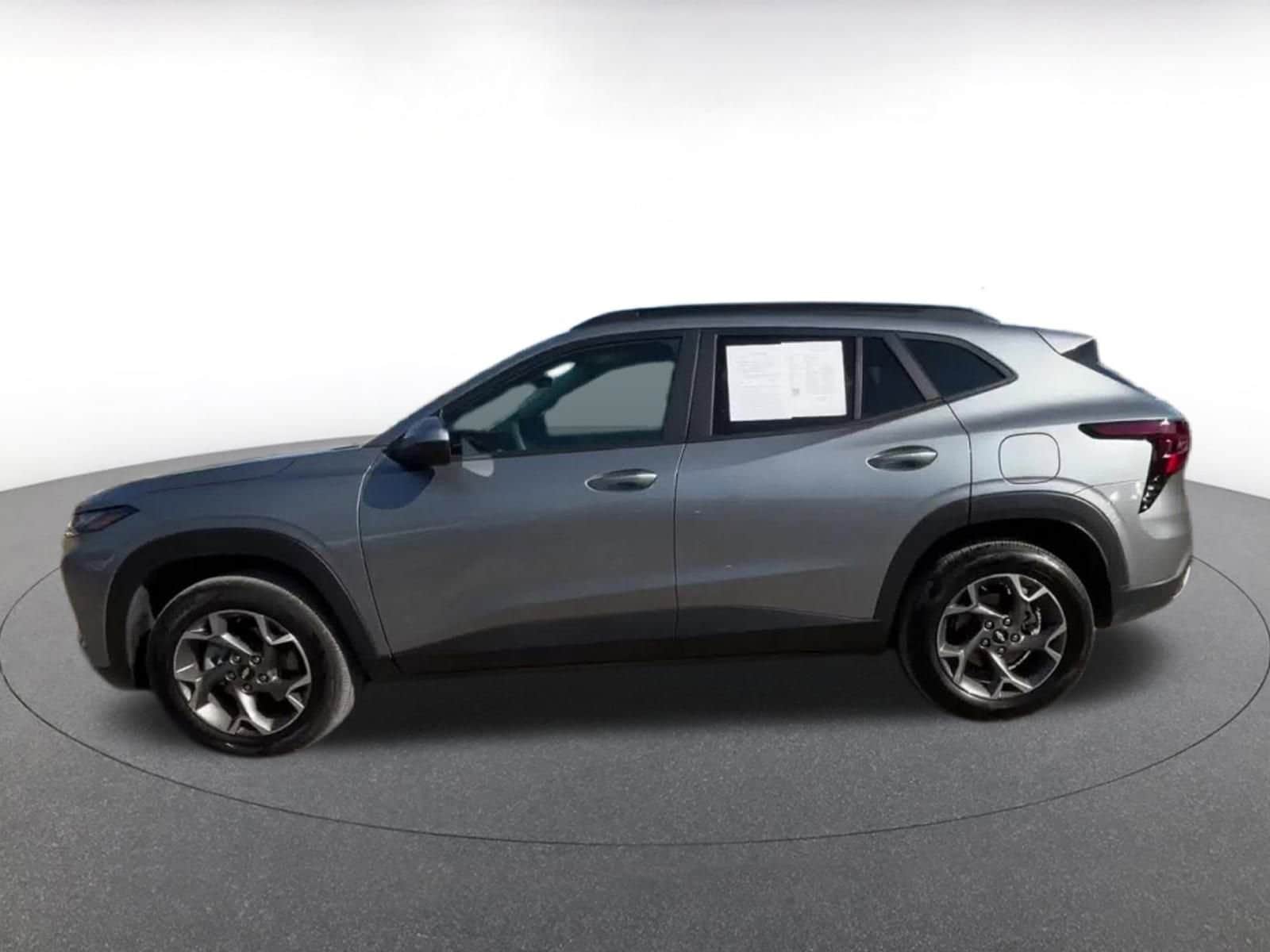 Thumbnail: 2025 Chevrolet Trax - 9