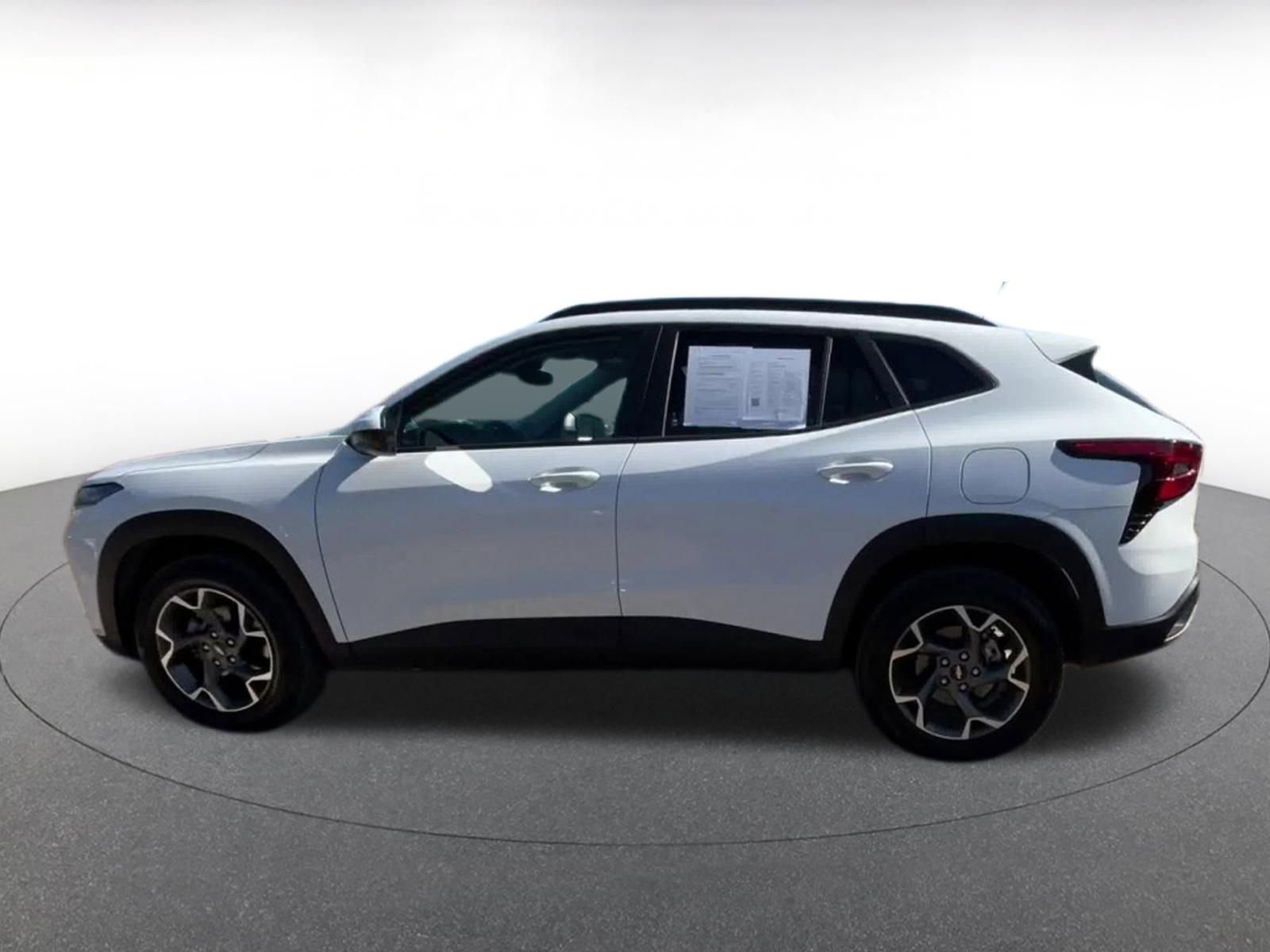 Thumbnail: 2025 Chevrolet Trax - 9