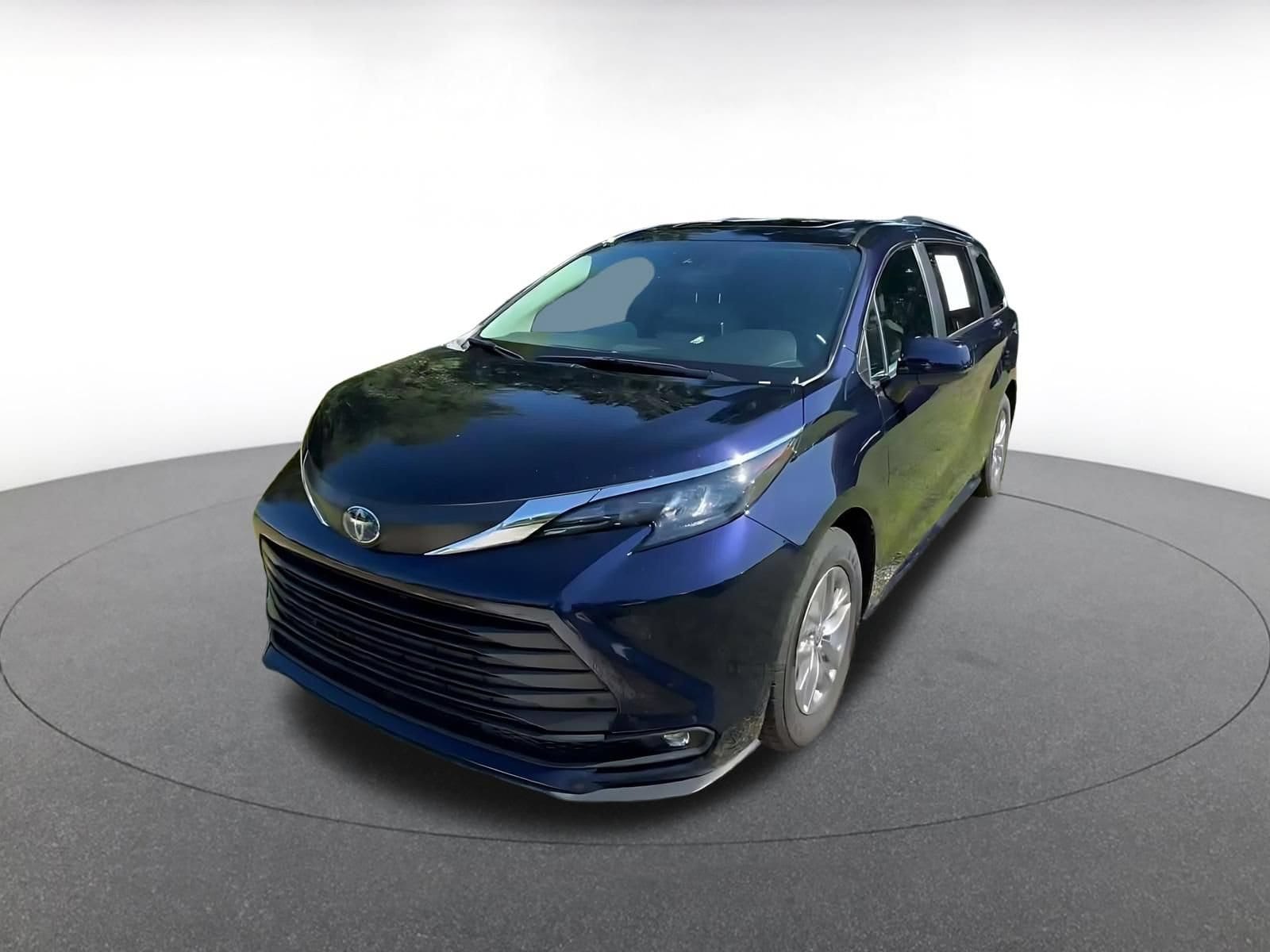 Thumbnail: 2025 Toyota Sienna - 5