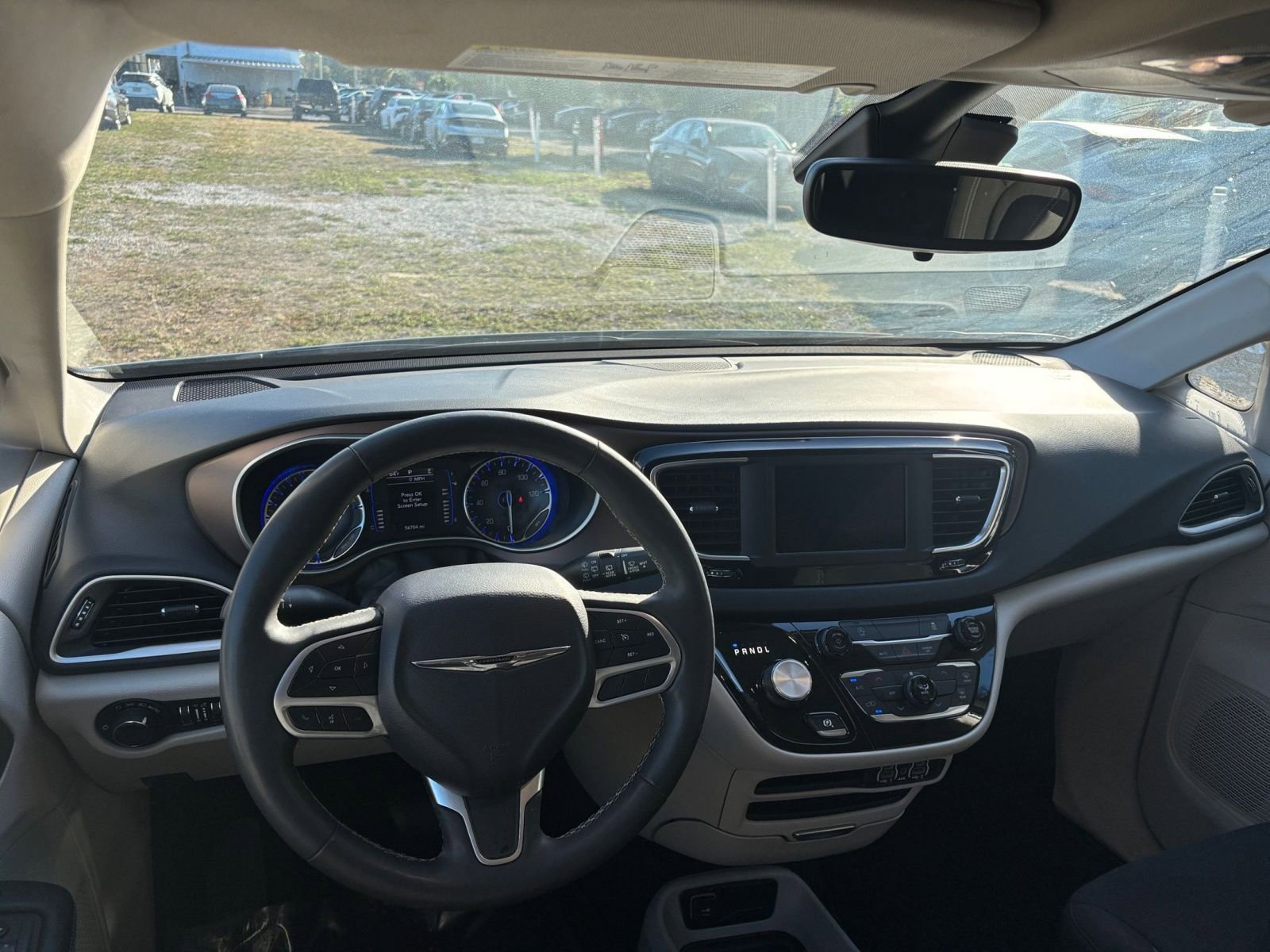 Thumbnail: 2023 Chrysler Voyager - 35