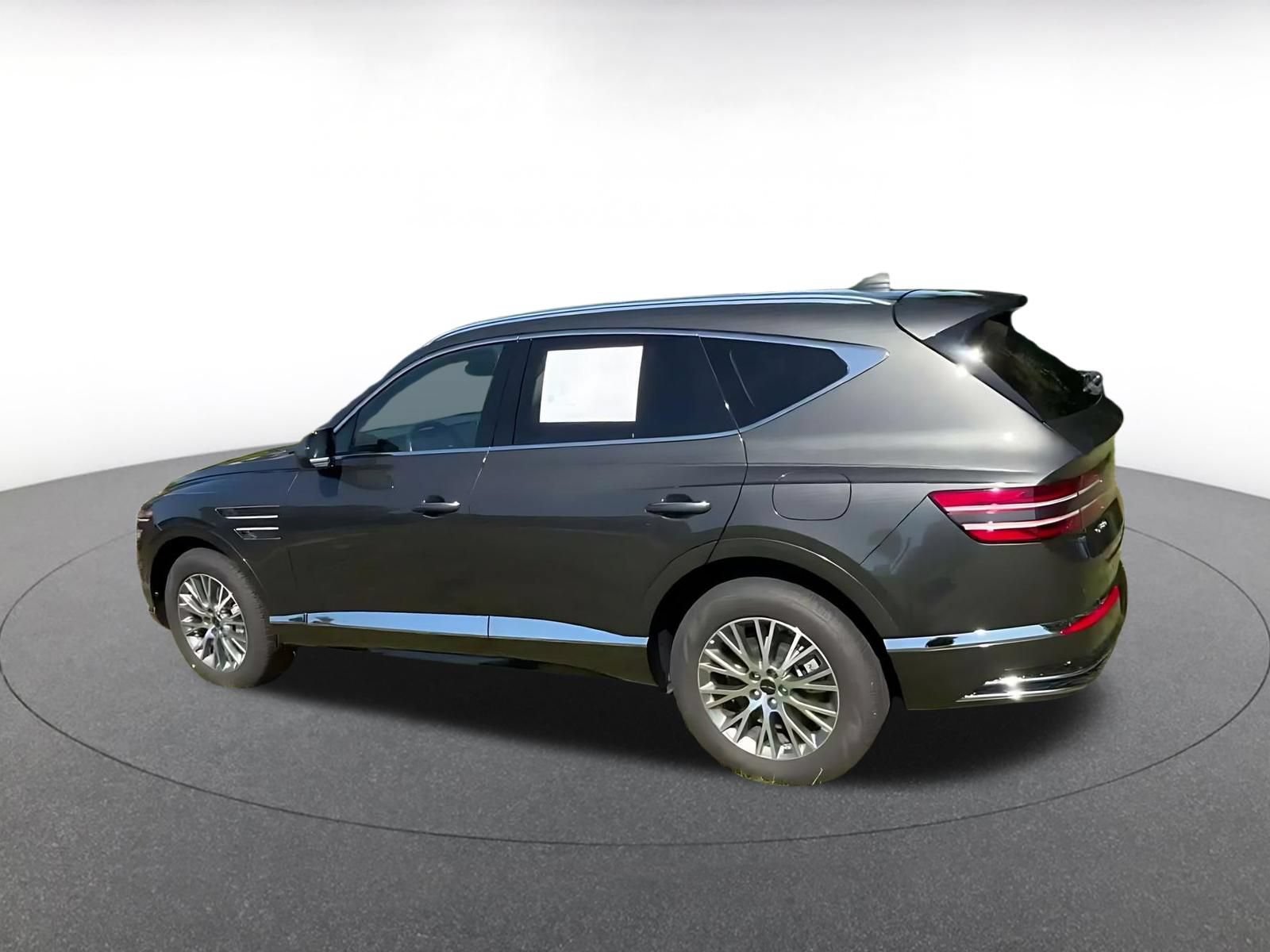 Thumbnail: 2026 Genesis GV80 - 9