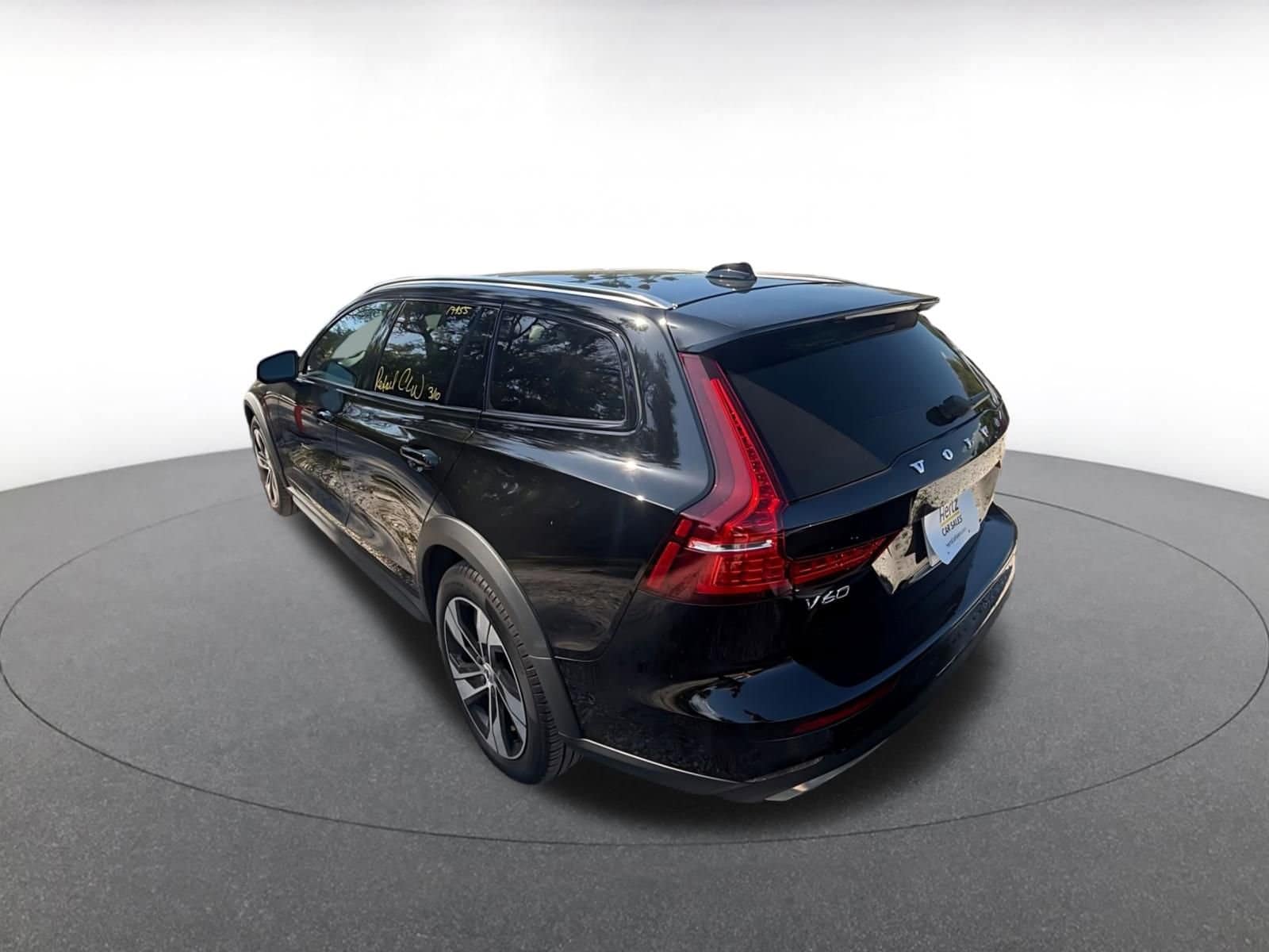 Thumbnail: 2025 Volvo S60 - 5