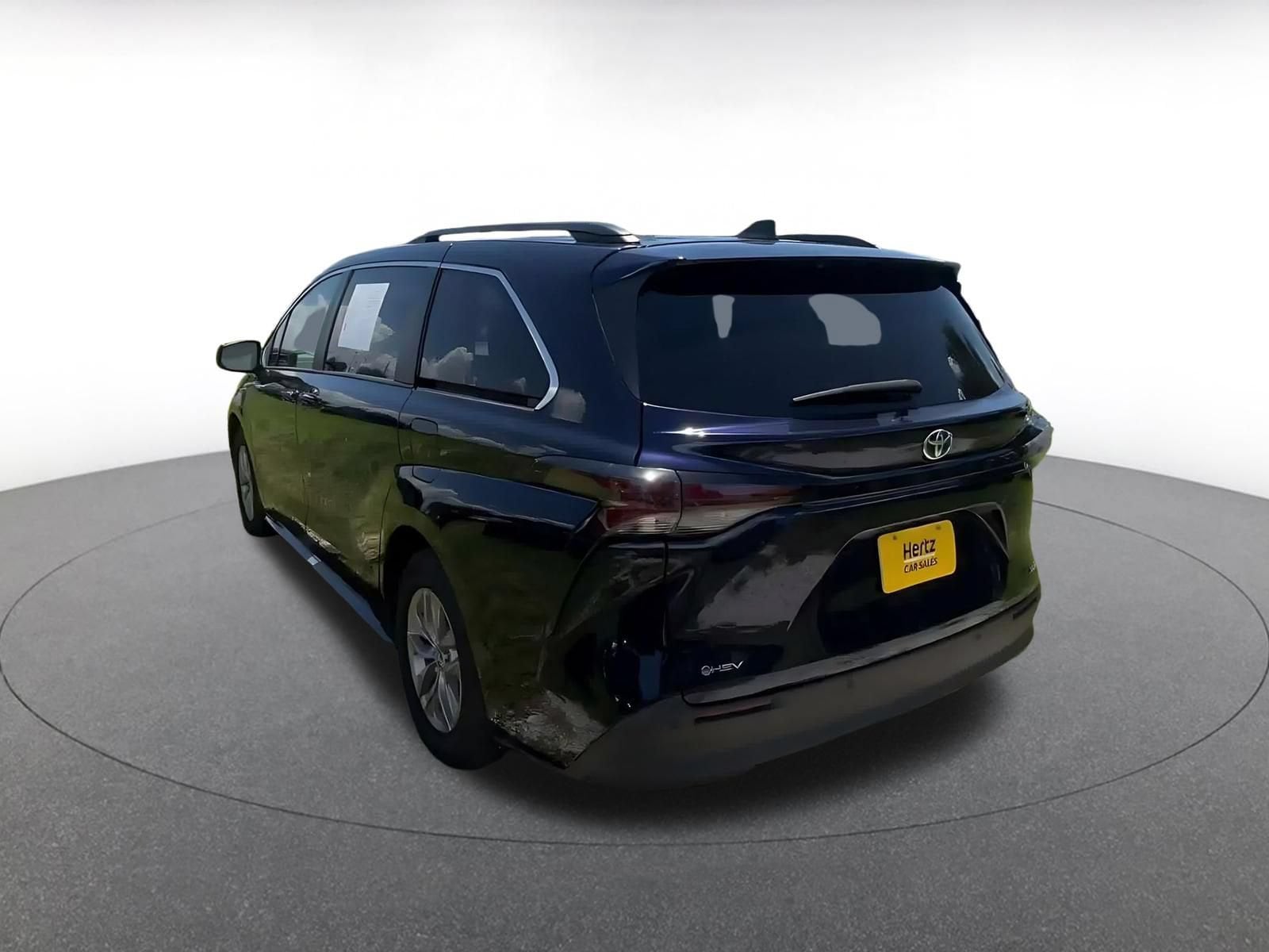 Thumbnail: 2025 Toyota Sienna - 11