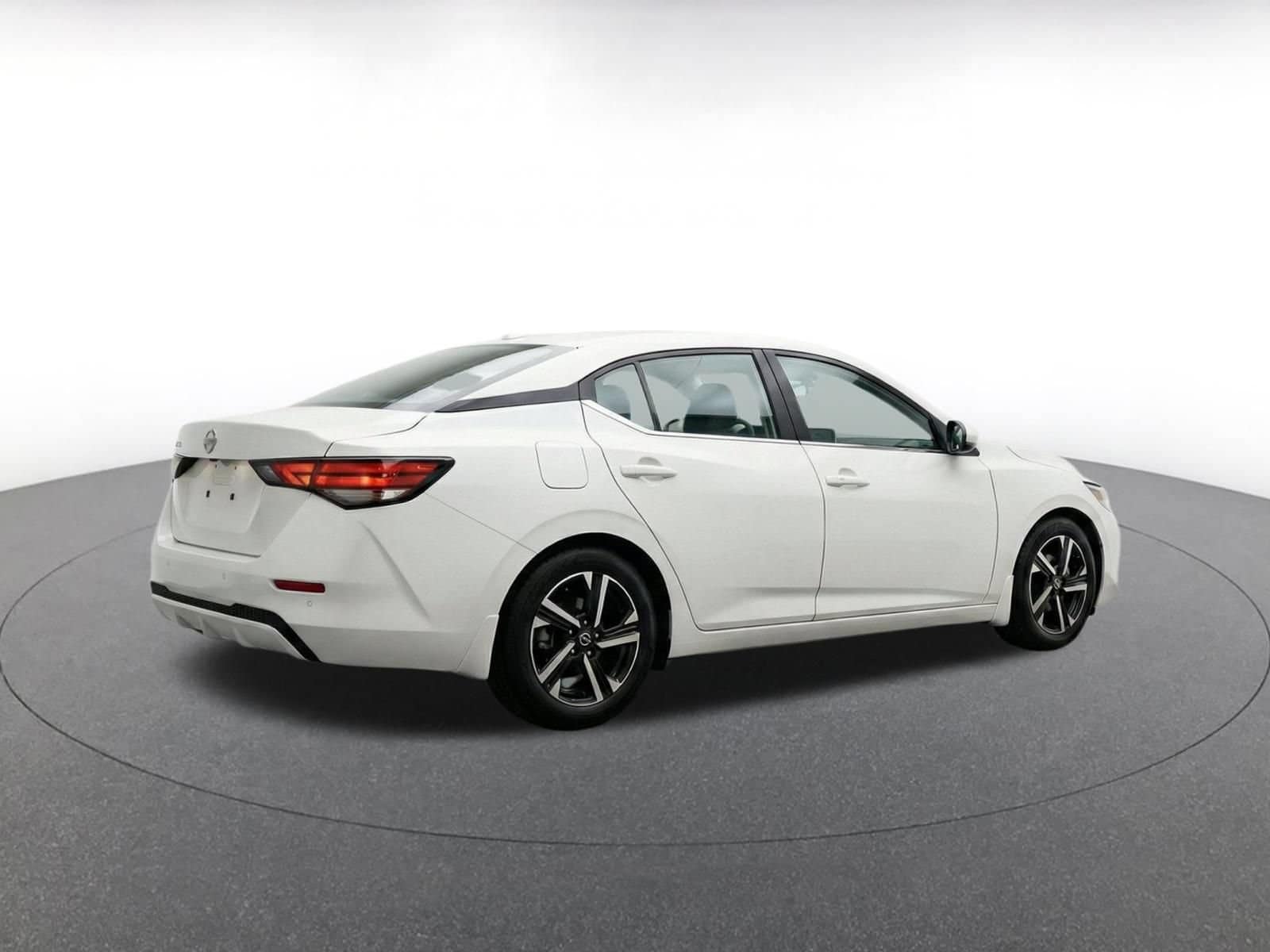 Thumbnail: 2025 Nissan Sentra - 9
