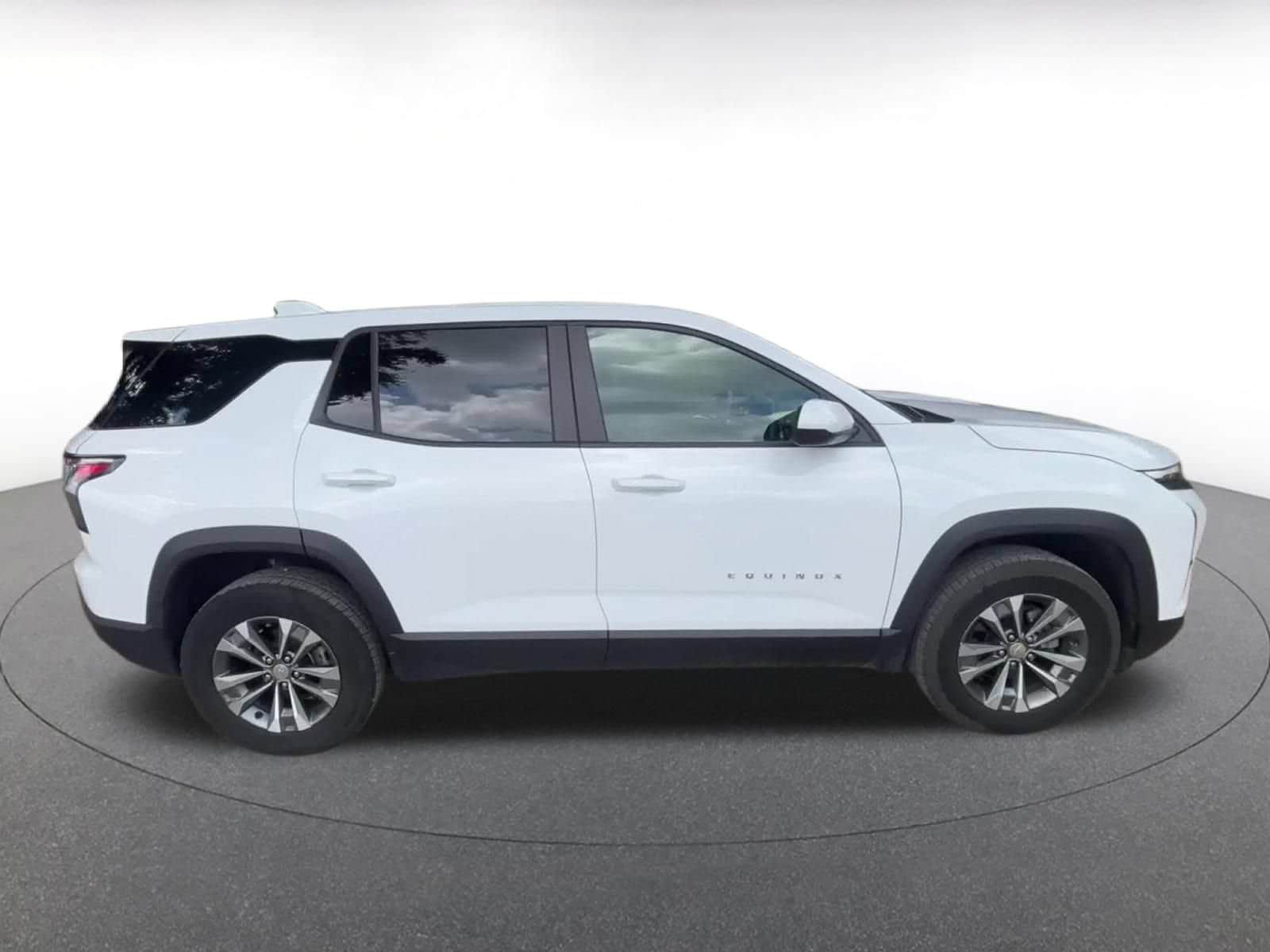 Thumbnail: 2025 Chevrolet Equinox - 16