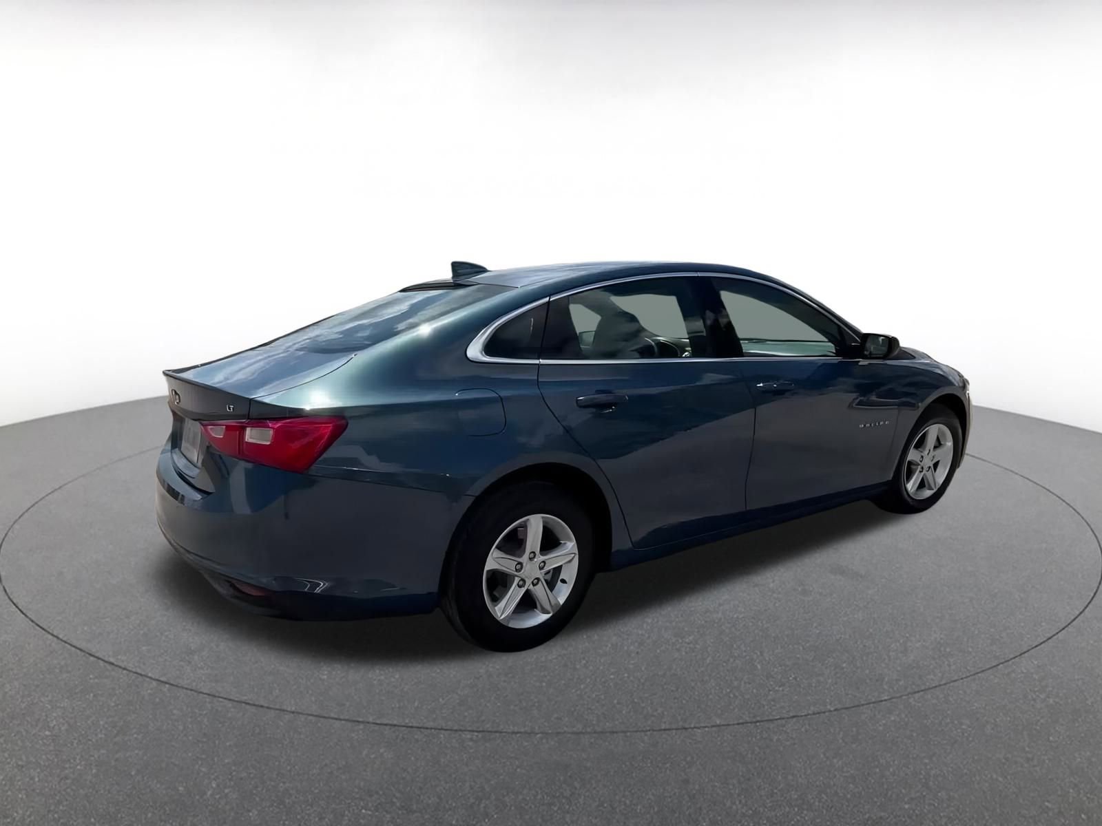 Thumbnail: 2024 Chevrolet Malibu - 15