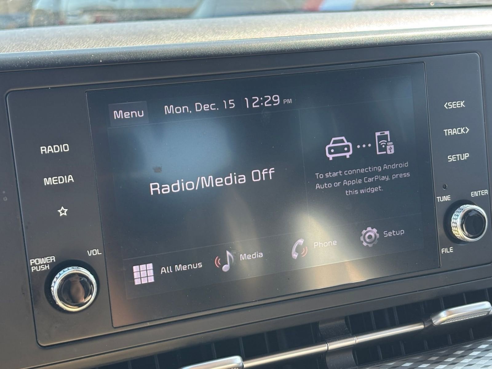 Thumbnail: 2024 Kia Carnival - 21