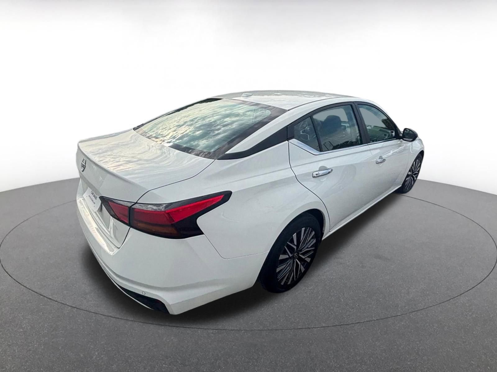 Thumbnail: 2025 Nissan Altima - 7