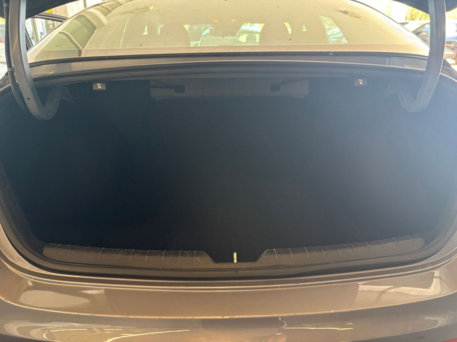 Thumbnail: 2023 Kia K5 - 32