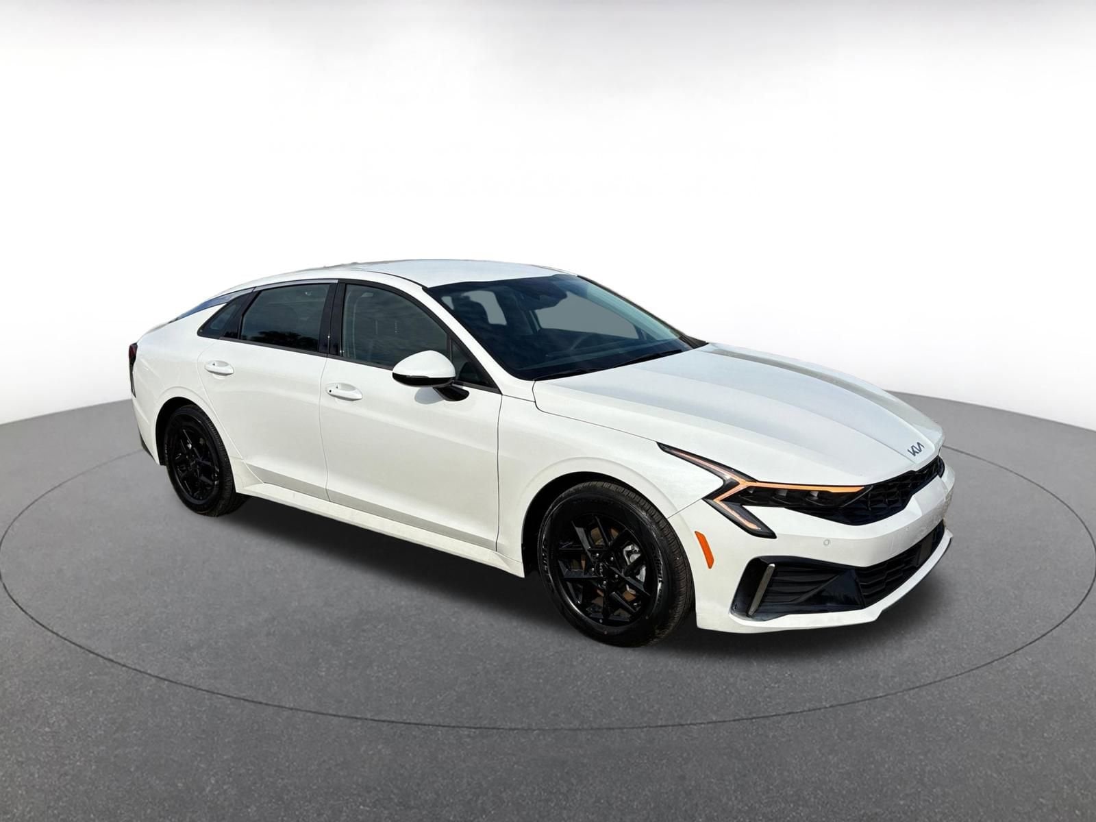 Thumbnail: 2025 Kia K5 - 1