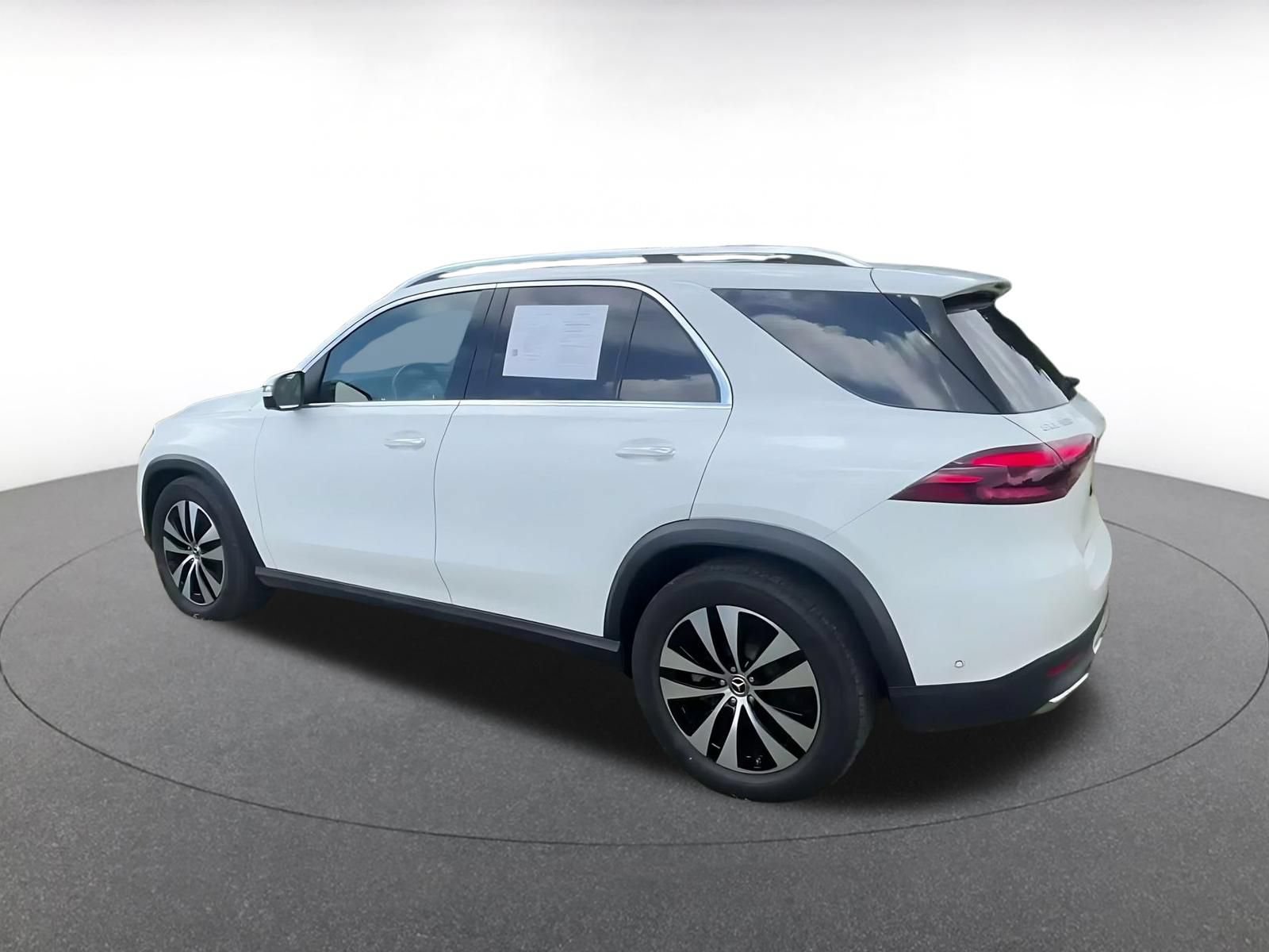 Thumbnail: 2026 Mercedes-Benz GLE - 9