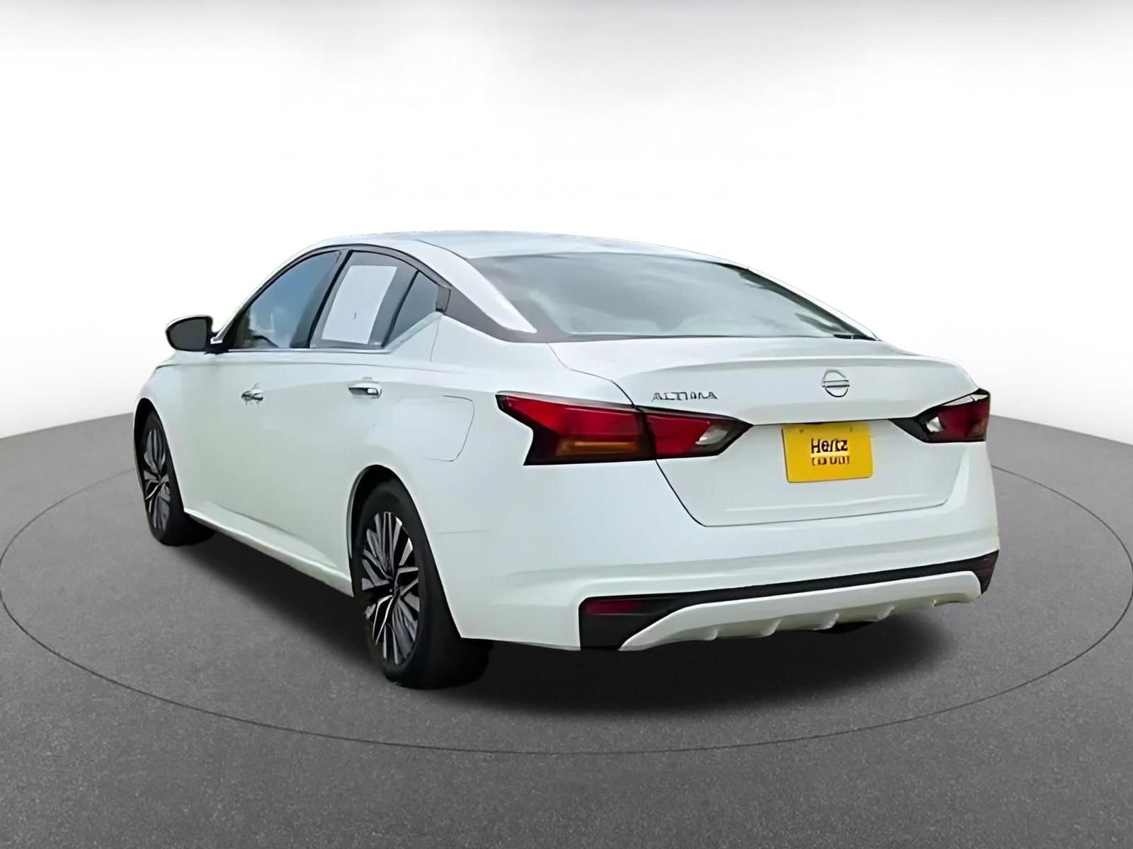 Thumbnail: 2025 Nissan Altima - 10