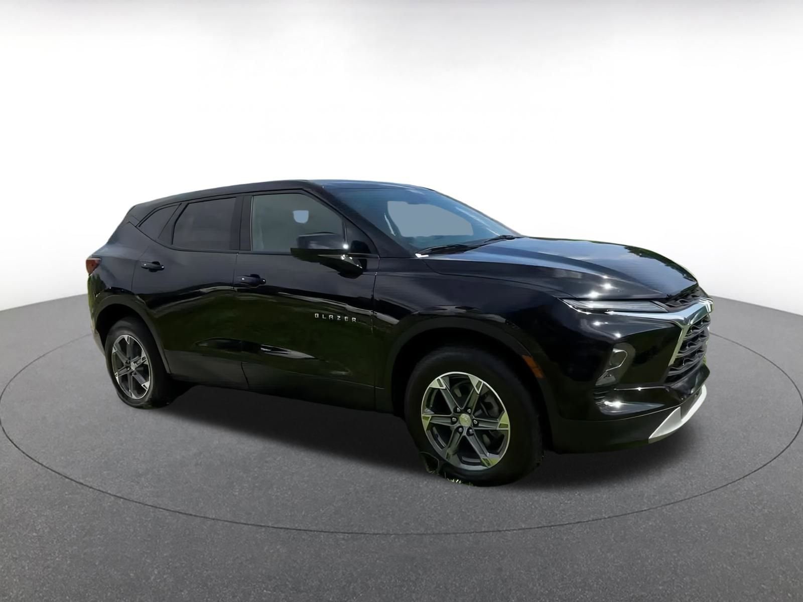 Thumbnail: 2023 Chevrolet Blazer - 2