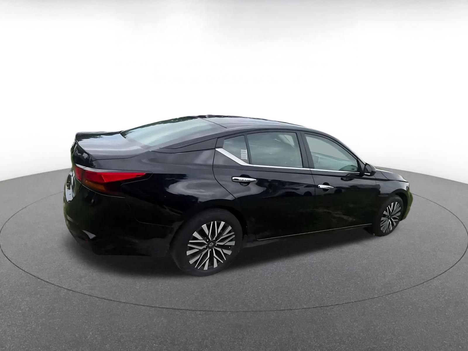 Thumbnail: 2025 Nissan Altima - 13