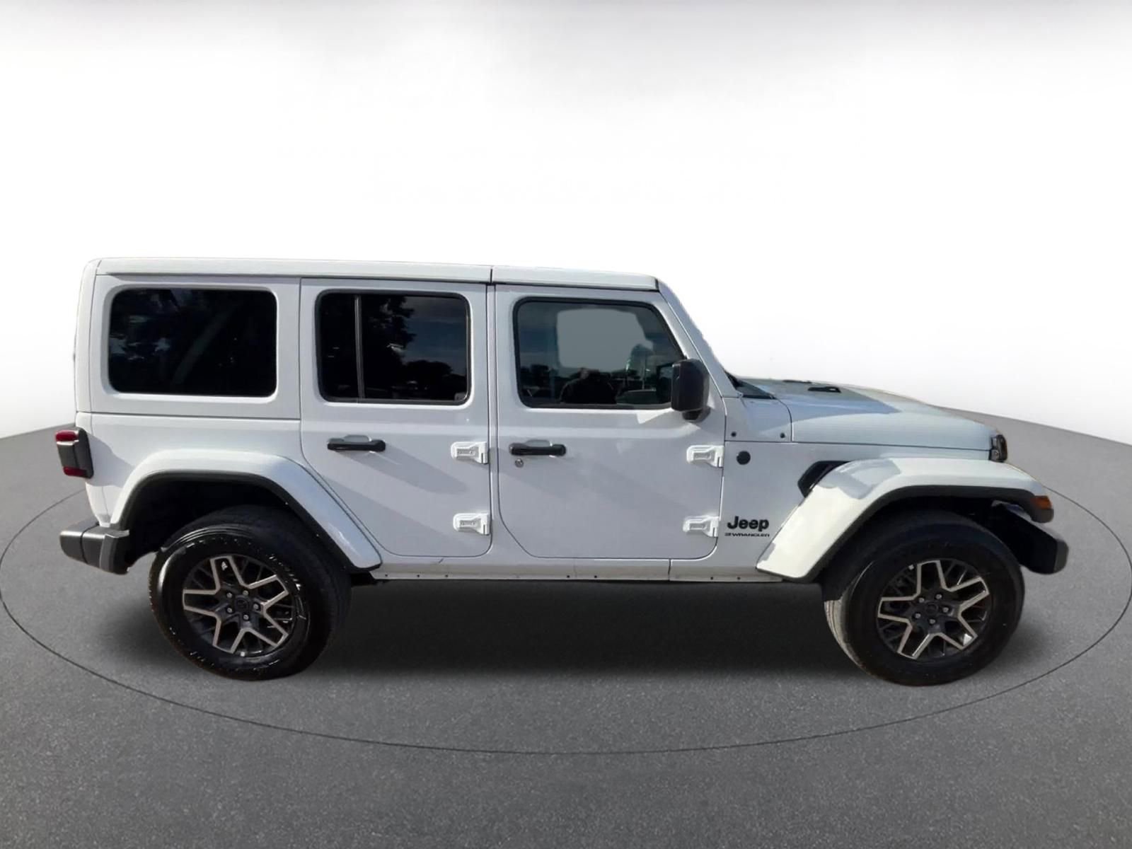 Thumbnail: 2025 Jeep Wrangler - 16
