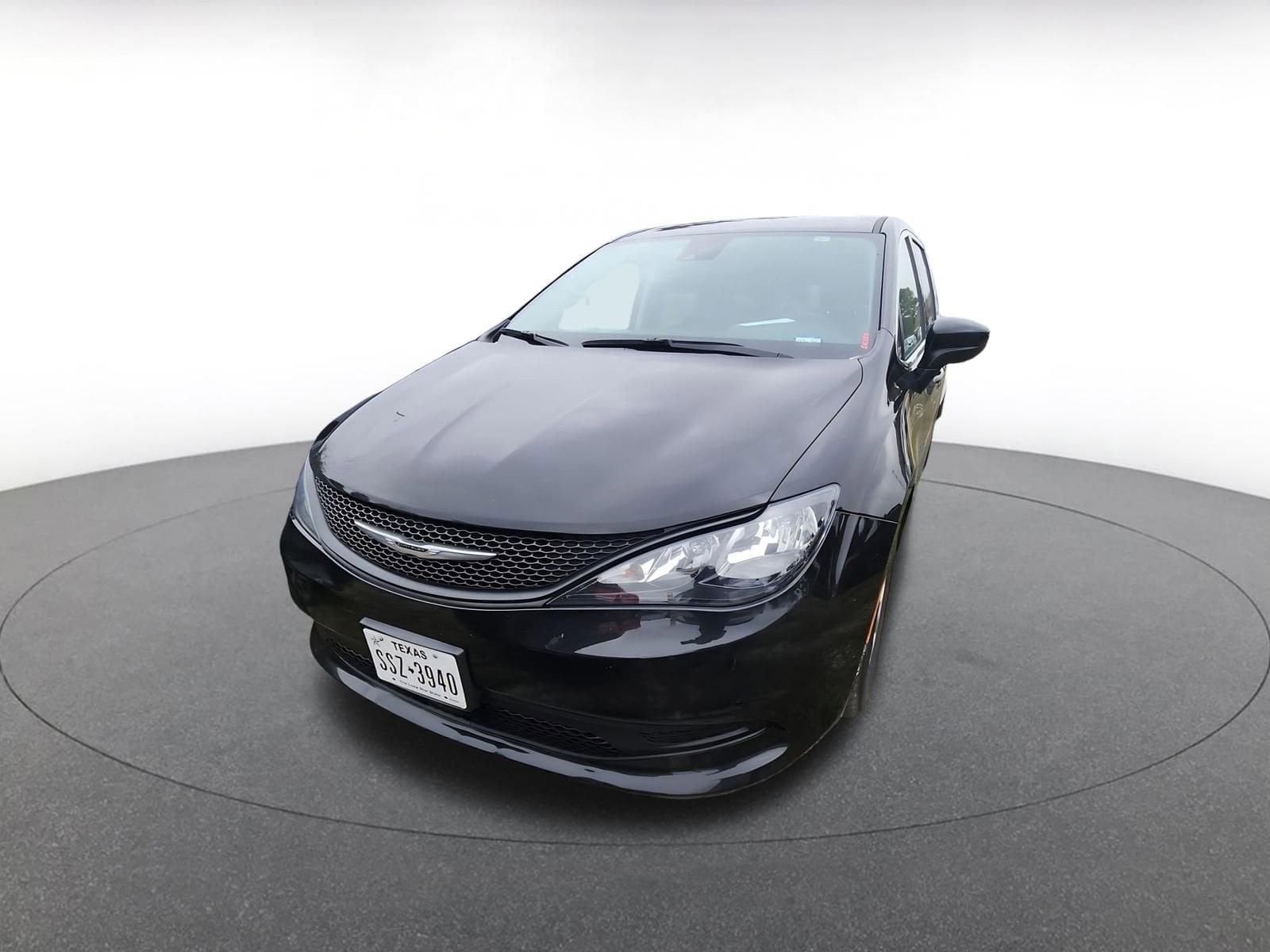 Thumbnail: 2023 Chrysler Voyager - 4