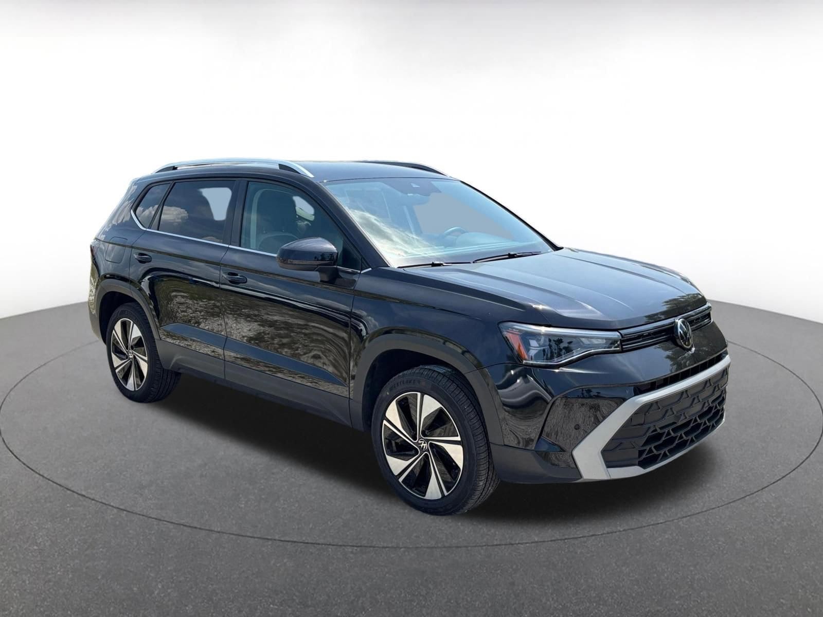 Thumbnail: 2025 Volkswagen Taos - 1