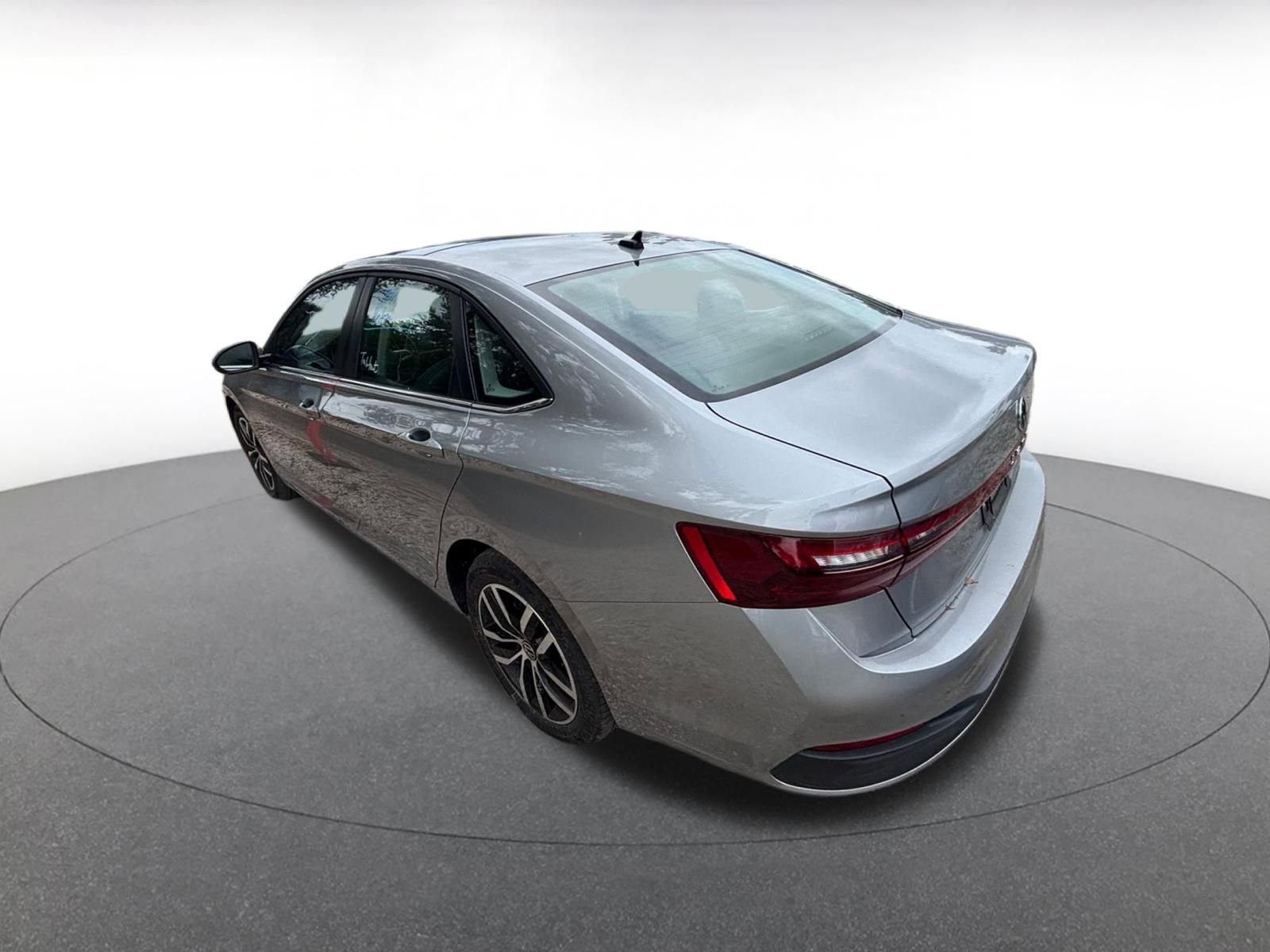 Thumbnail: 2025 Volkswagen Jetta - 4