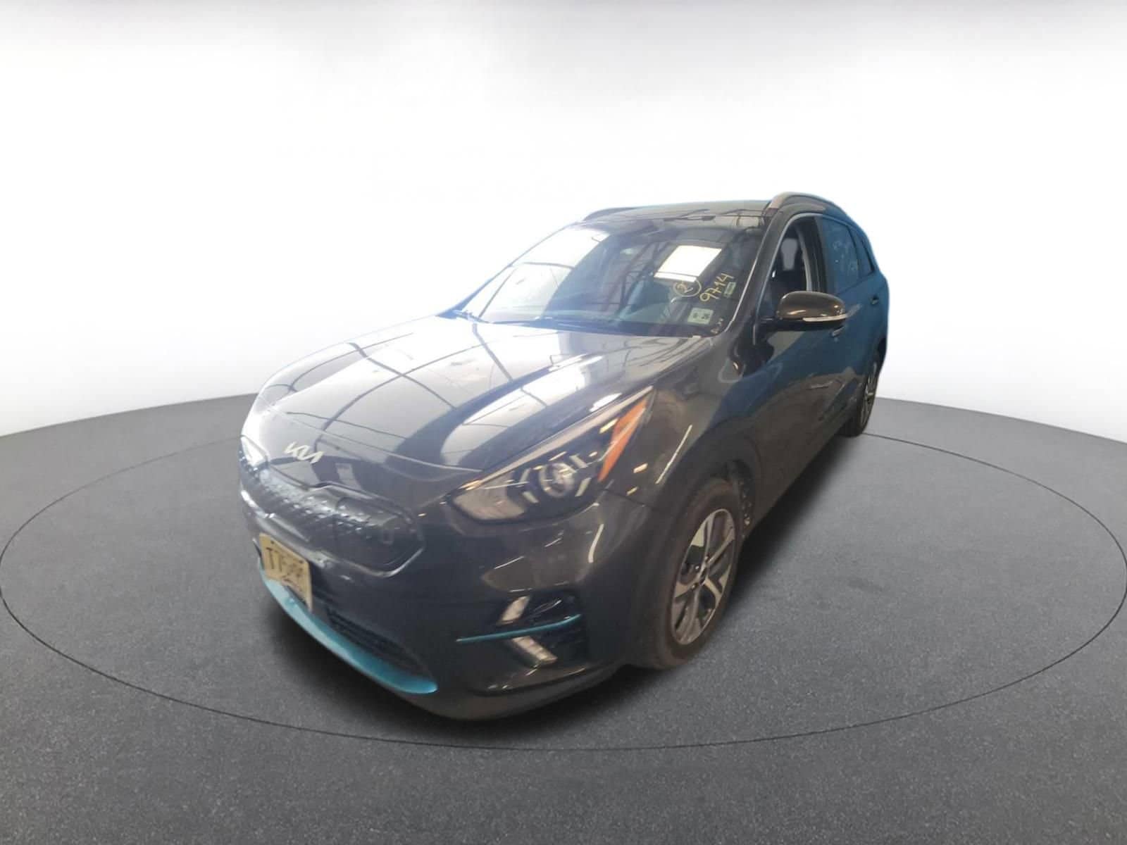 Thumbnail: 2022 Kia Niro - 3