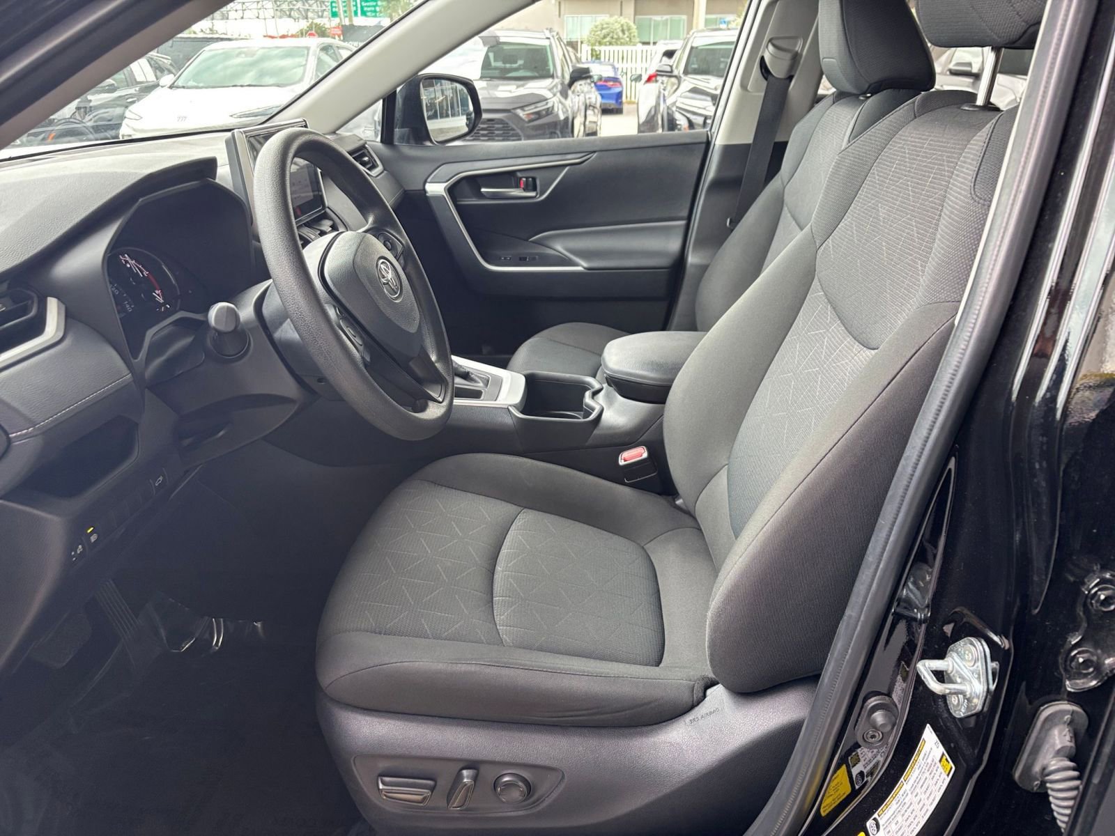 Thumbnail: 2025 Toyota RAV4 - 27