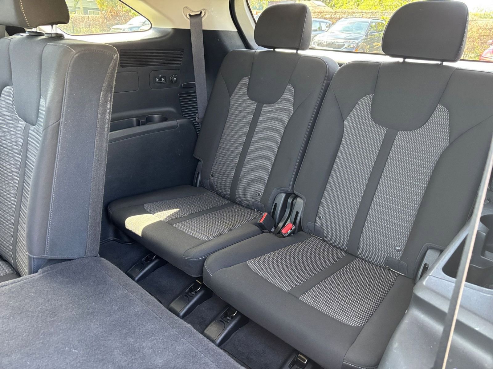 Thumbnail: 2023 Kia Sorento - 29