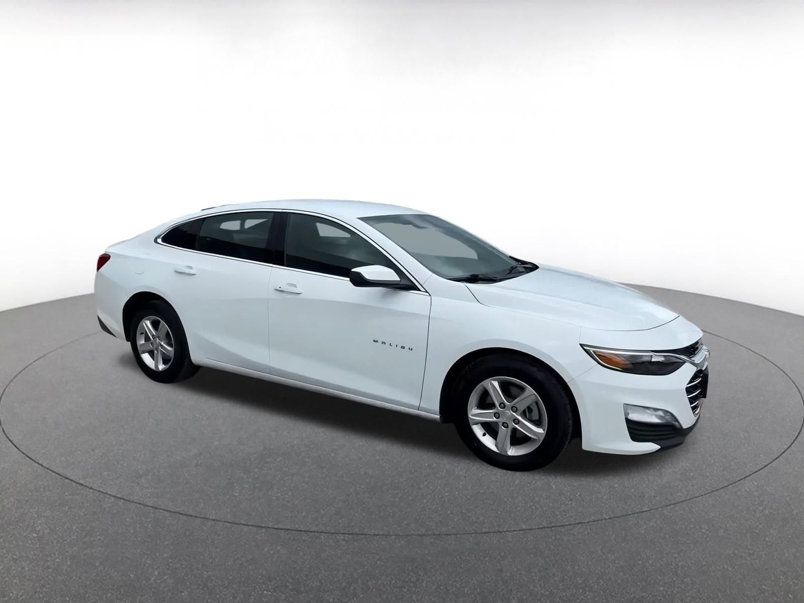Thumbnail: 2024 Chevrolet Malibu - 2