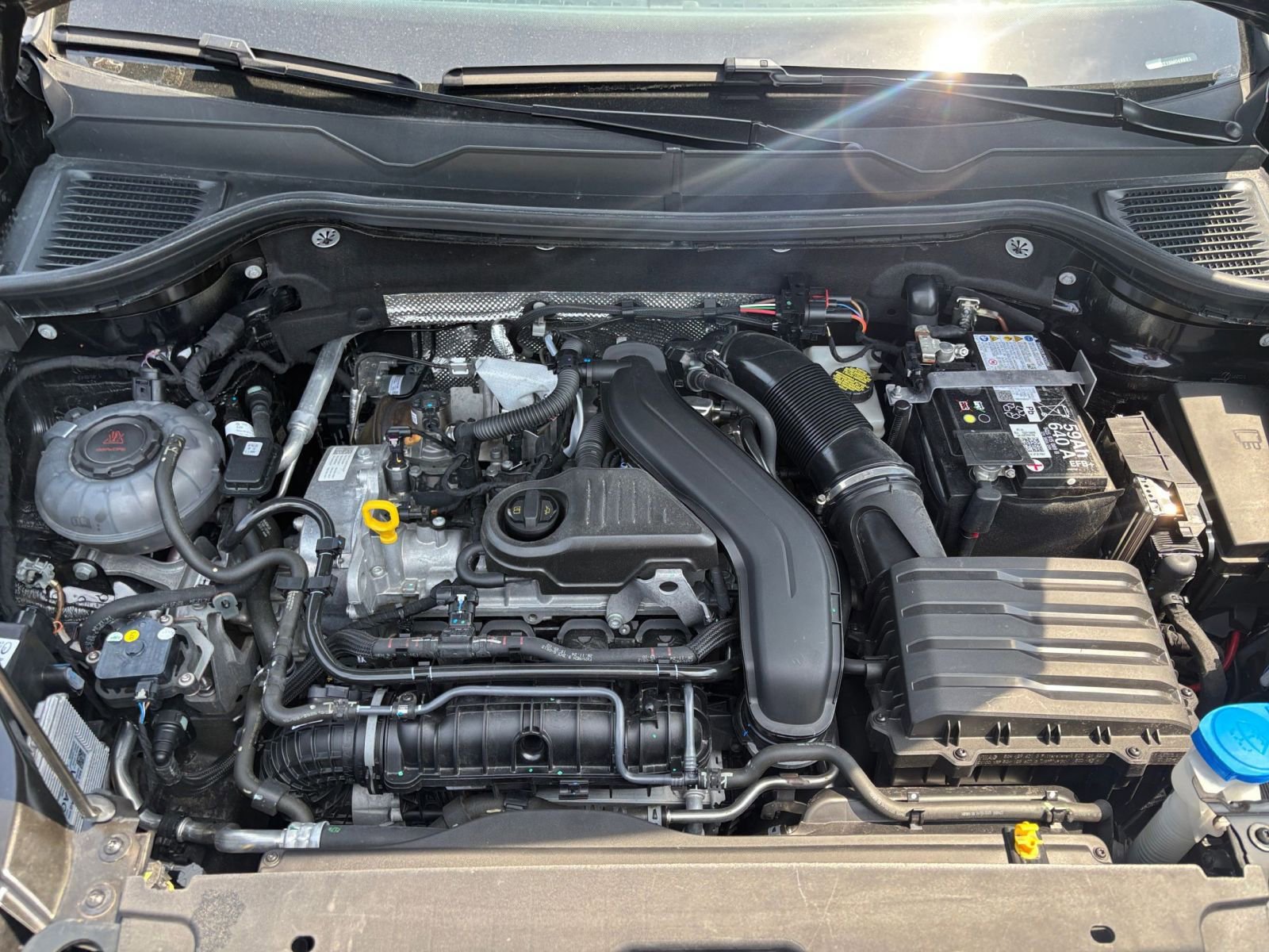 Thumbnail: 2025 Volkswagen Taos - 33