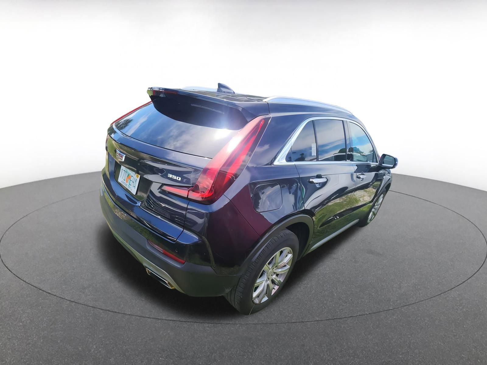 Thumbnail: 2023 Cadillac XT4 - 8