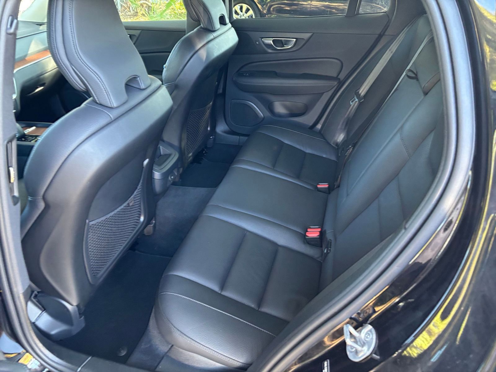 Thumbnail: 2025 Volvo S60 - 25