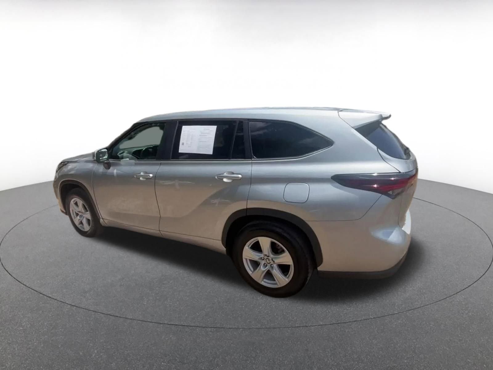 Thumbnail: 2025 Toyota Highlander - 10