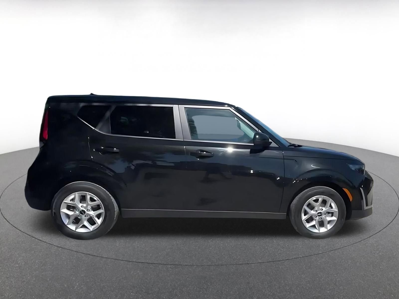 Thumbnail: 2025 Kia Soul - 16